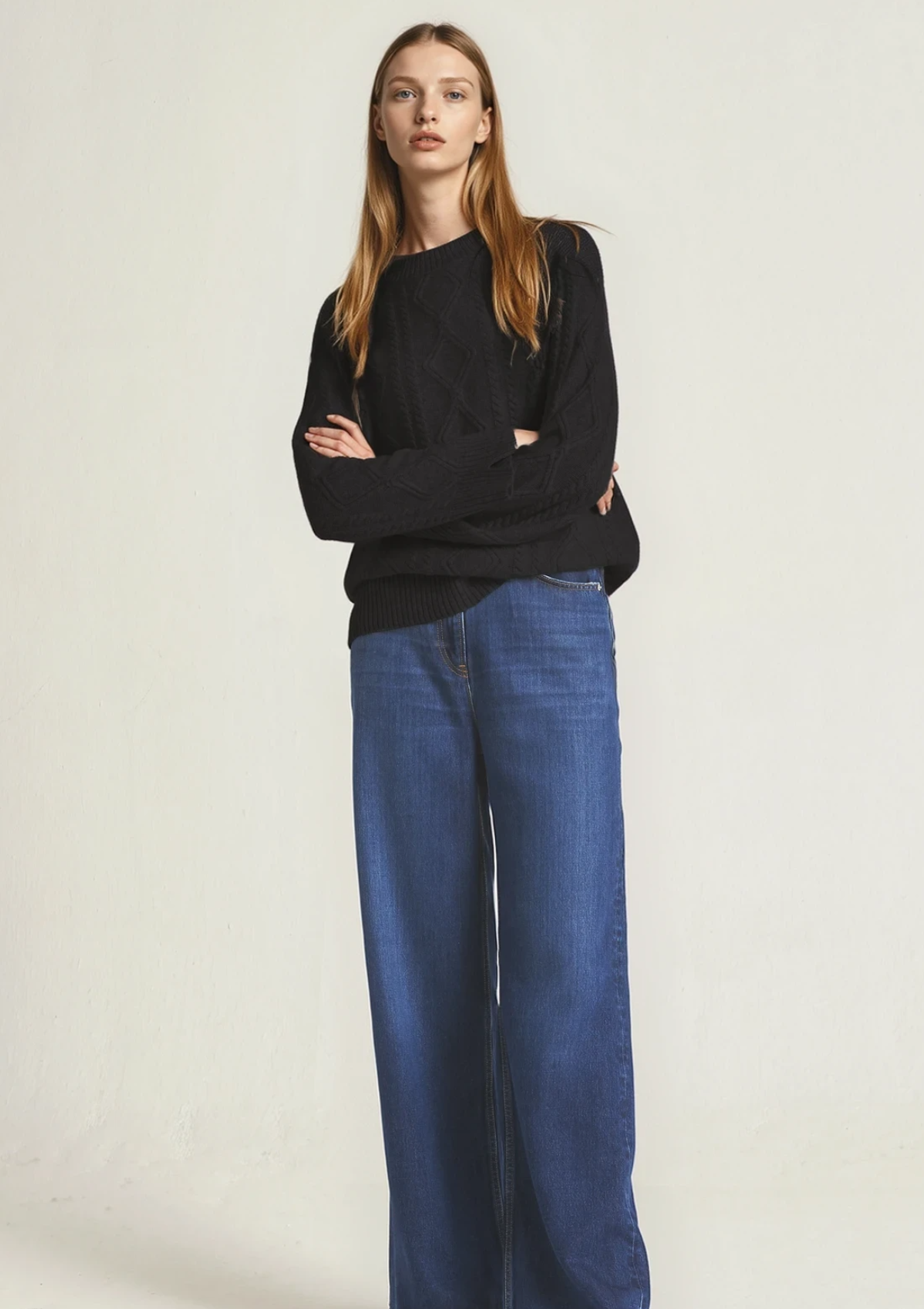 Cashmere Cable Crew Neck Sweater in Jet Black