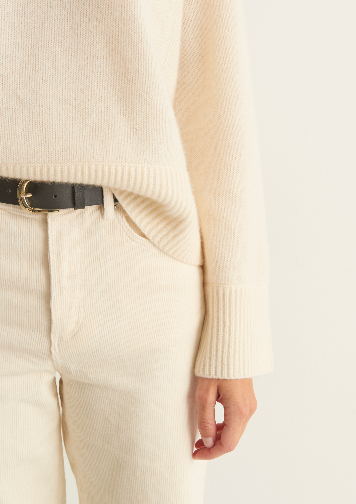 Cropped Cashmere Sweatshirt in Natural White