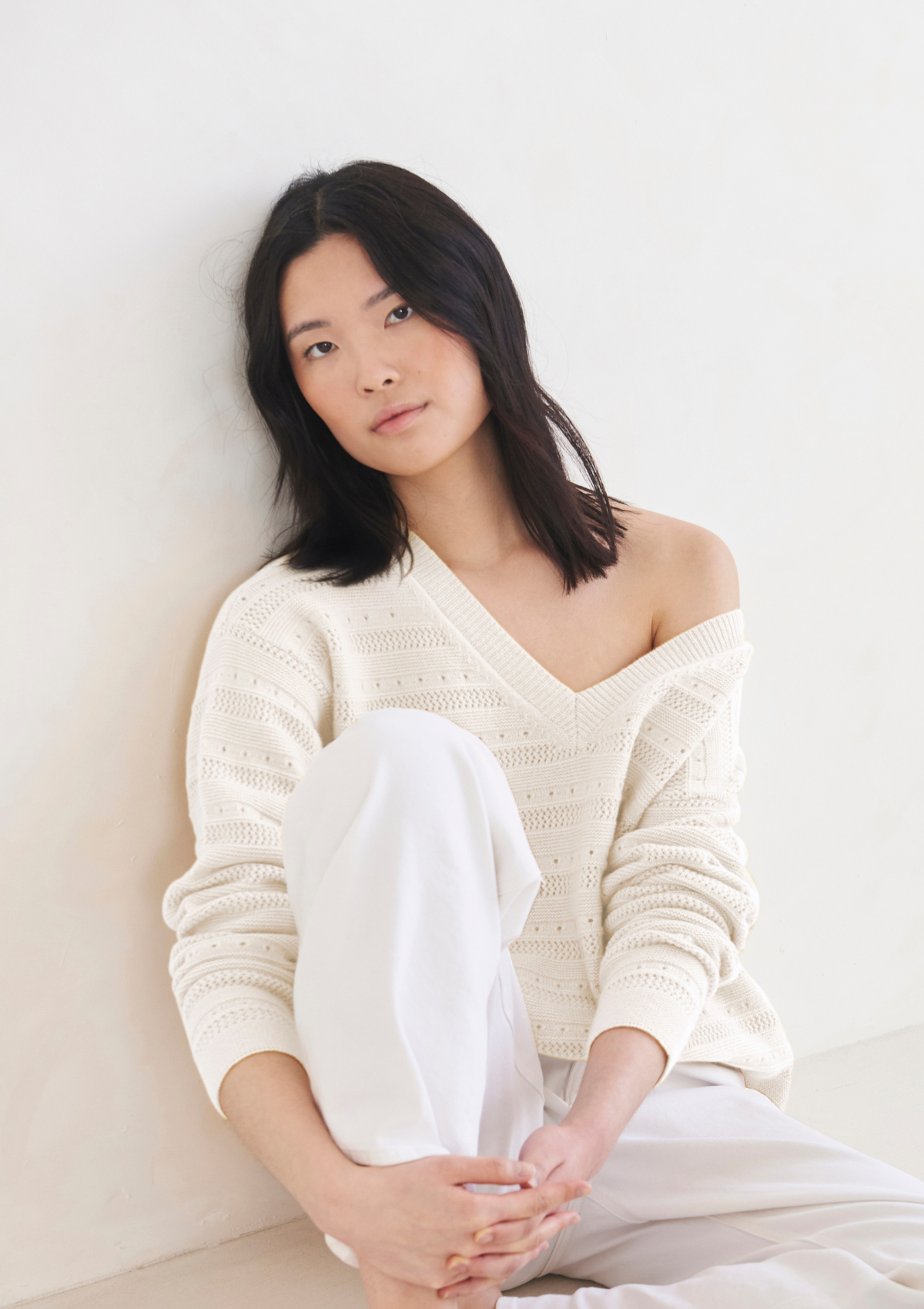 Pointelle Cashmere V-Neck Sweater in Chalk