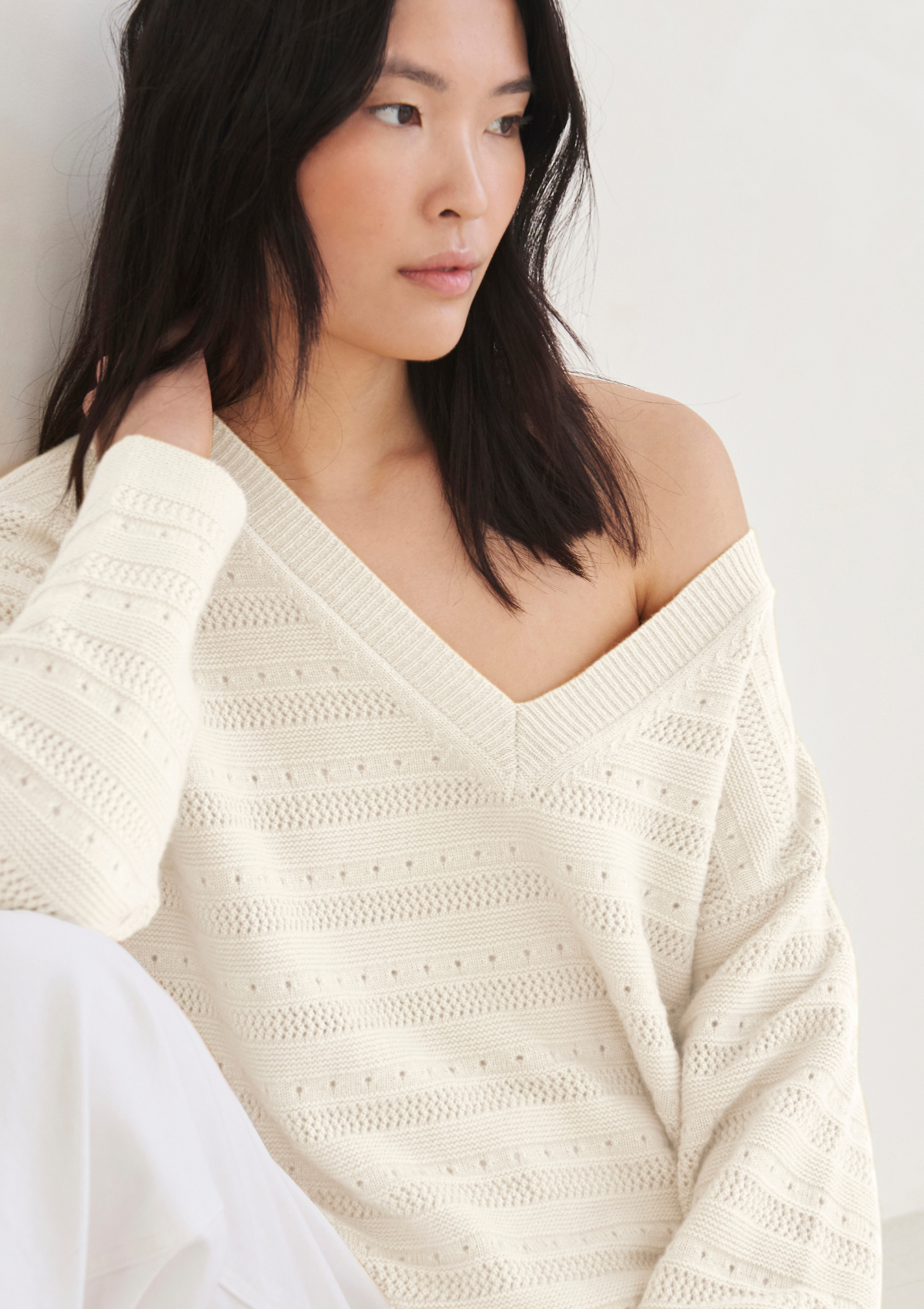 Pointelle Cashmere V-Neck Sweater in Chalk