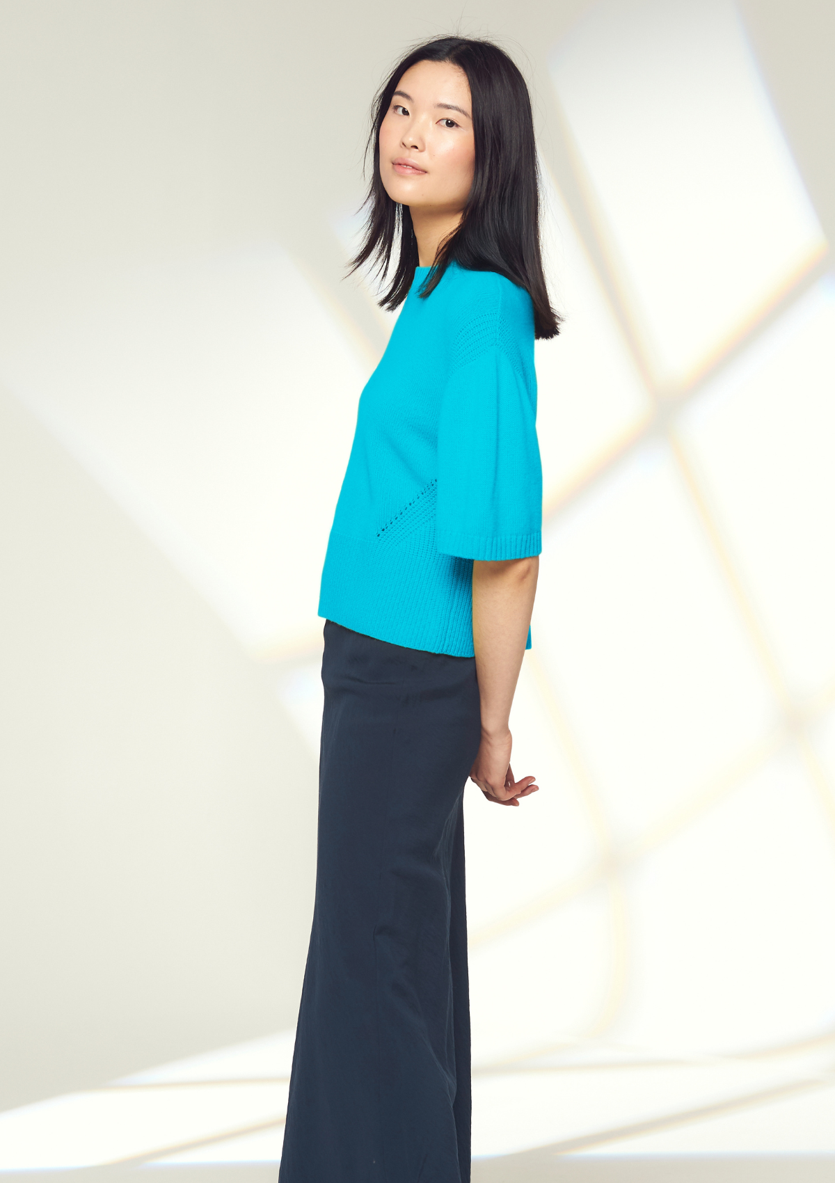Ribbed Detail Lofty Cashmere Short-Sleeved Sweater in Turquoise Blue