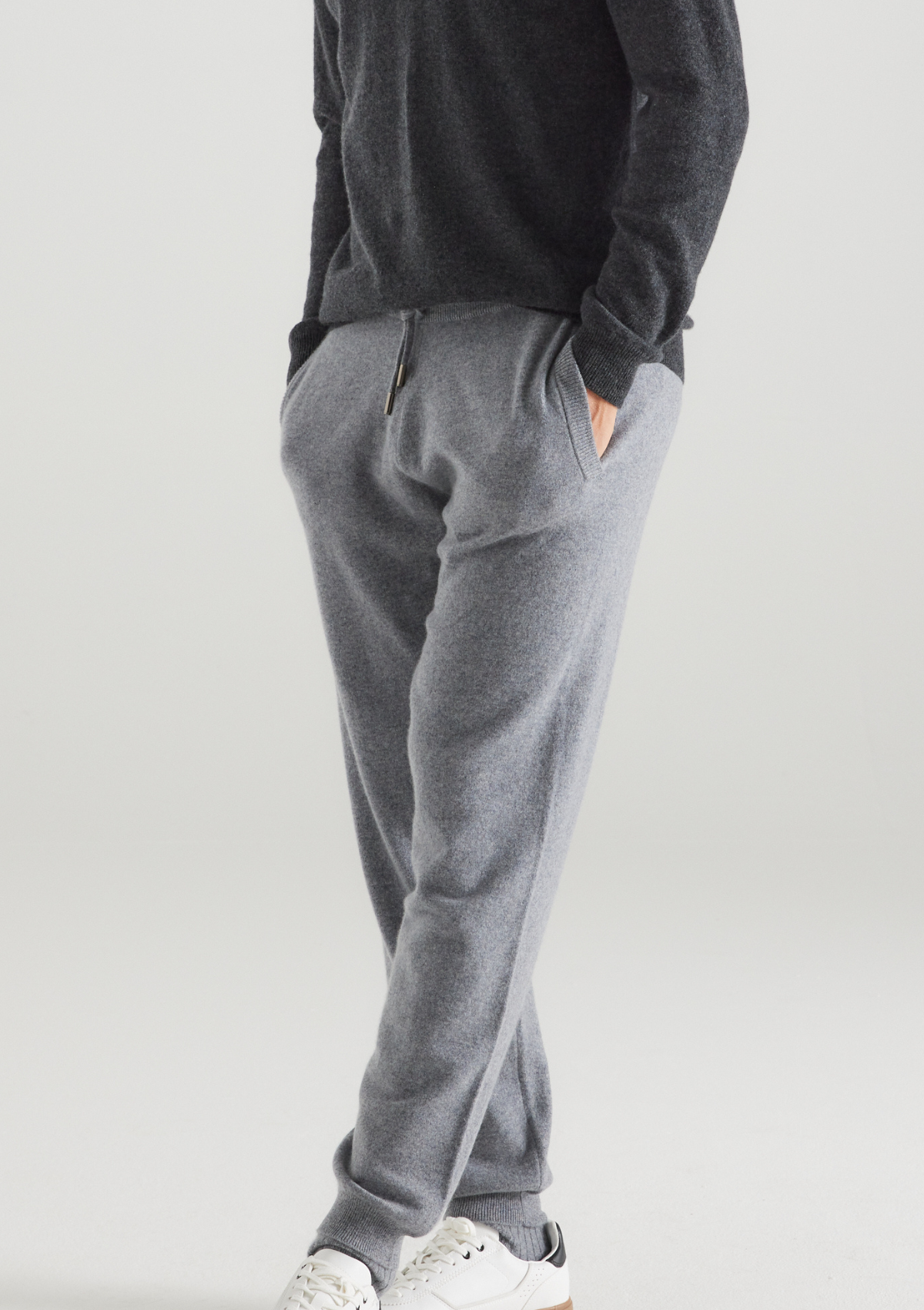 Mens Cashmere Jogger in Derby Grey