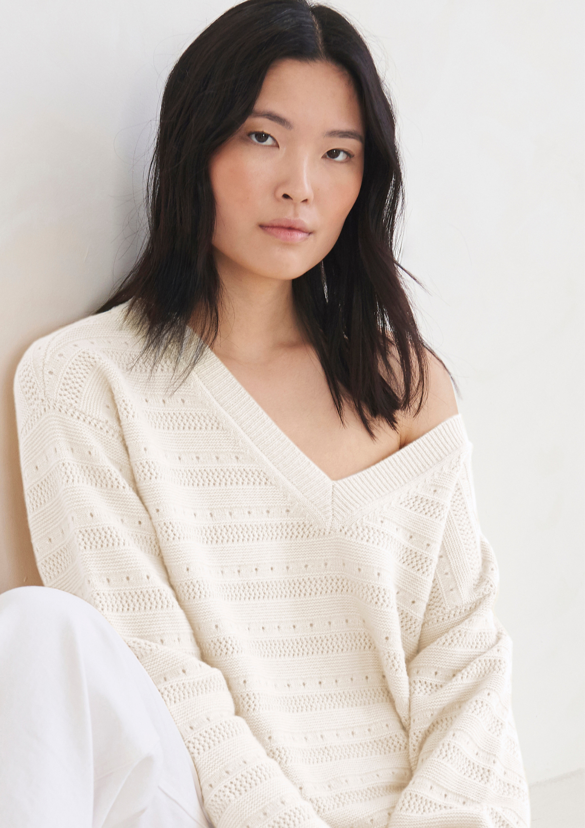 Pointelle Cashmere V-Neck Sweater in Chalk