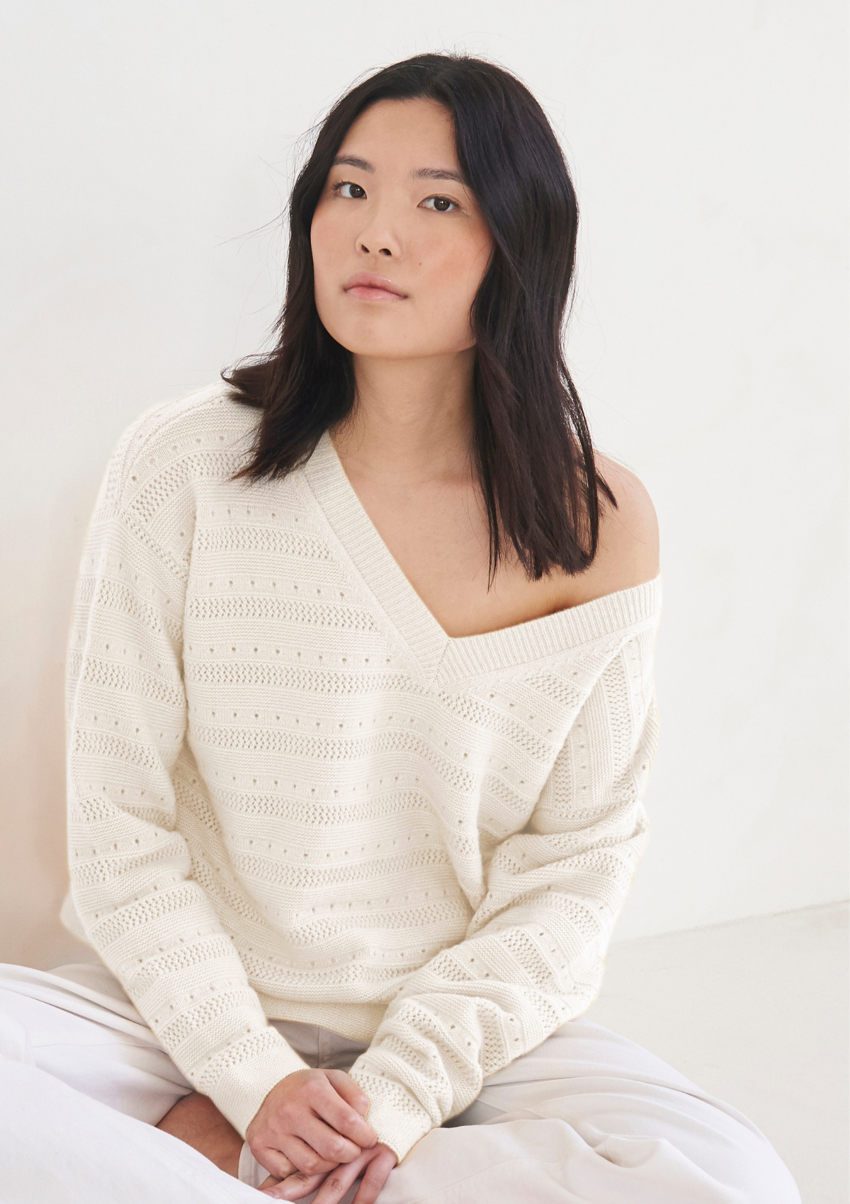 Pointelle Cashmere V-Neck Sweater in Chalk