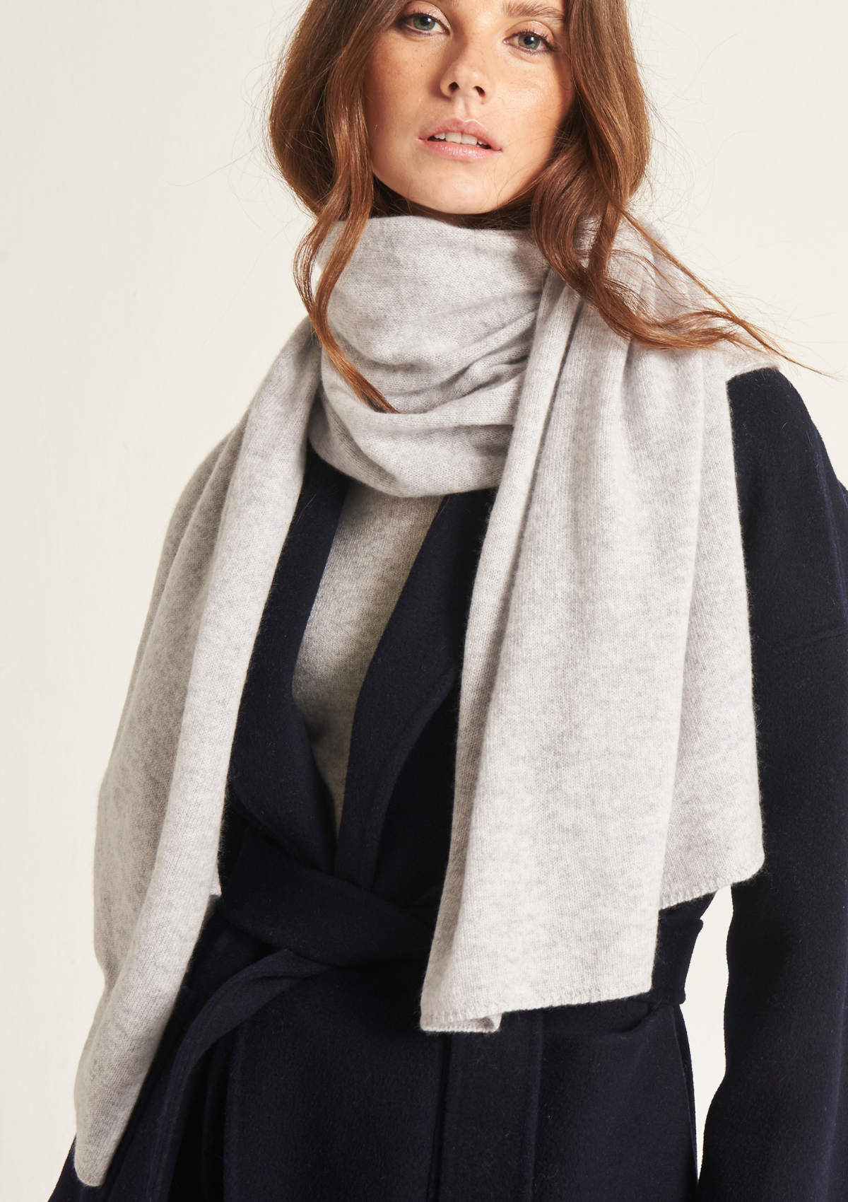 Cashmere Lofty Blanket Scarf in Foggy Grey