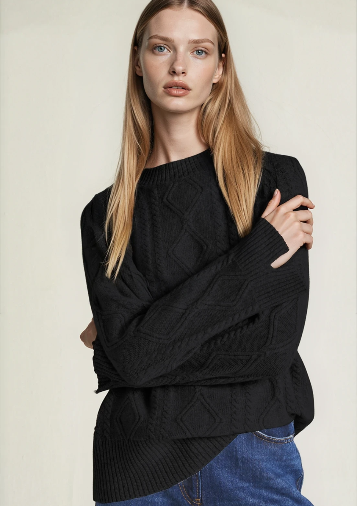 Cashmere Cable Crew Neck Sweater in Jet Black