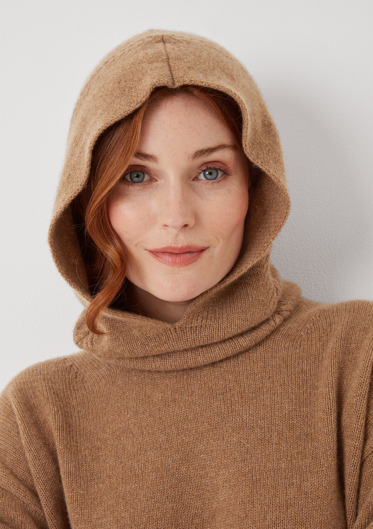 The Luxe Cashmere Hood in Harvest Brown