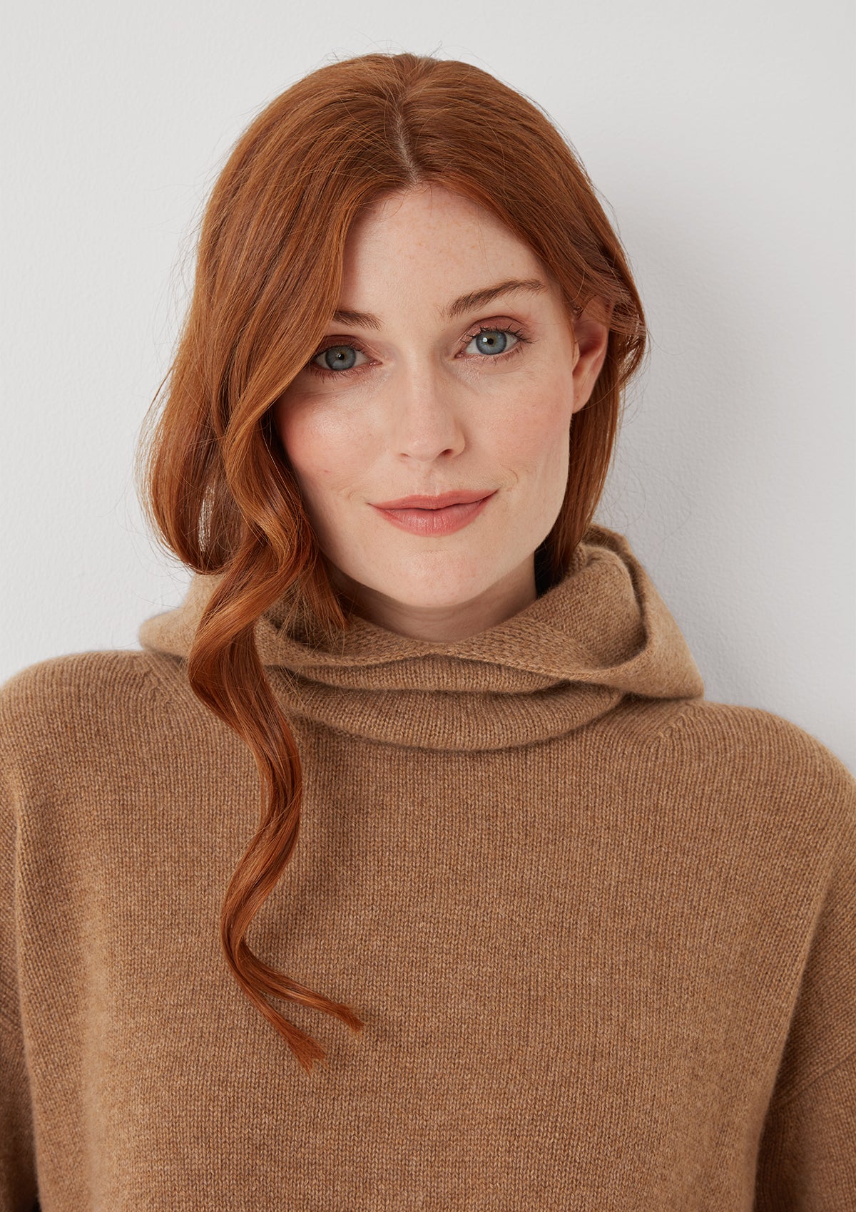 The Luxe Cashmere Hood in Harvest Brown