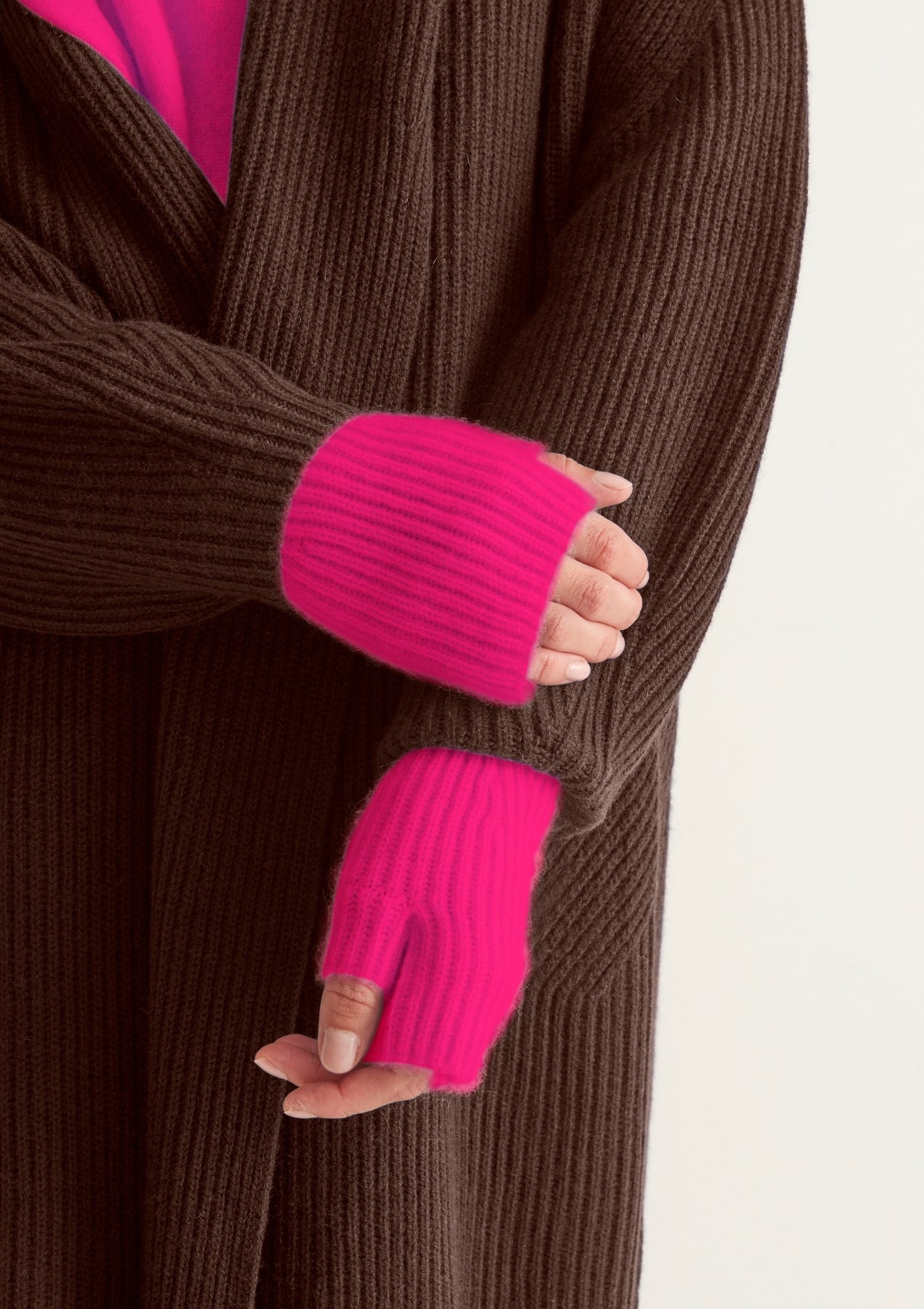 Cashmere Mitt in Cherry Pink