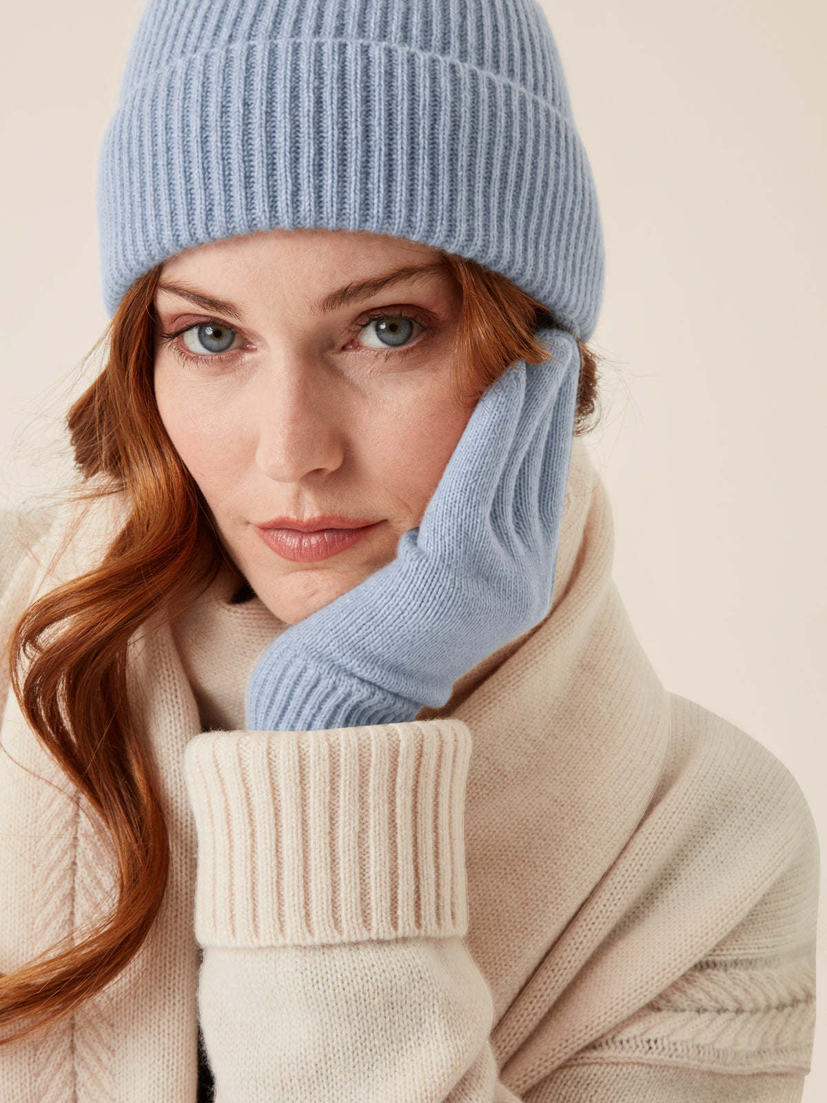 Cashmere Glove in Whisper Blue