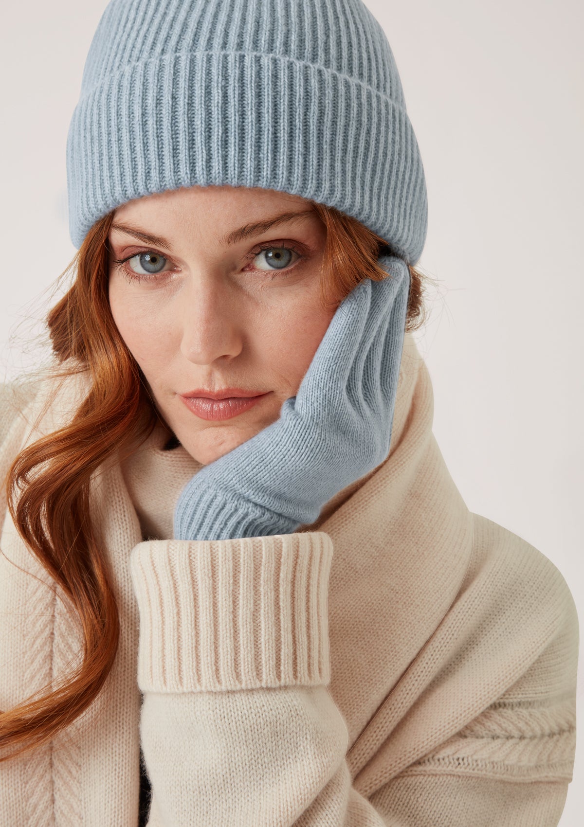 Cashmere Glove in Whisper Blue