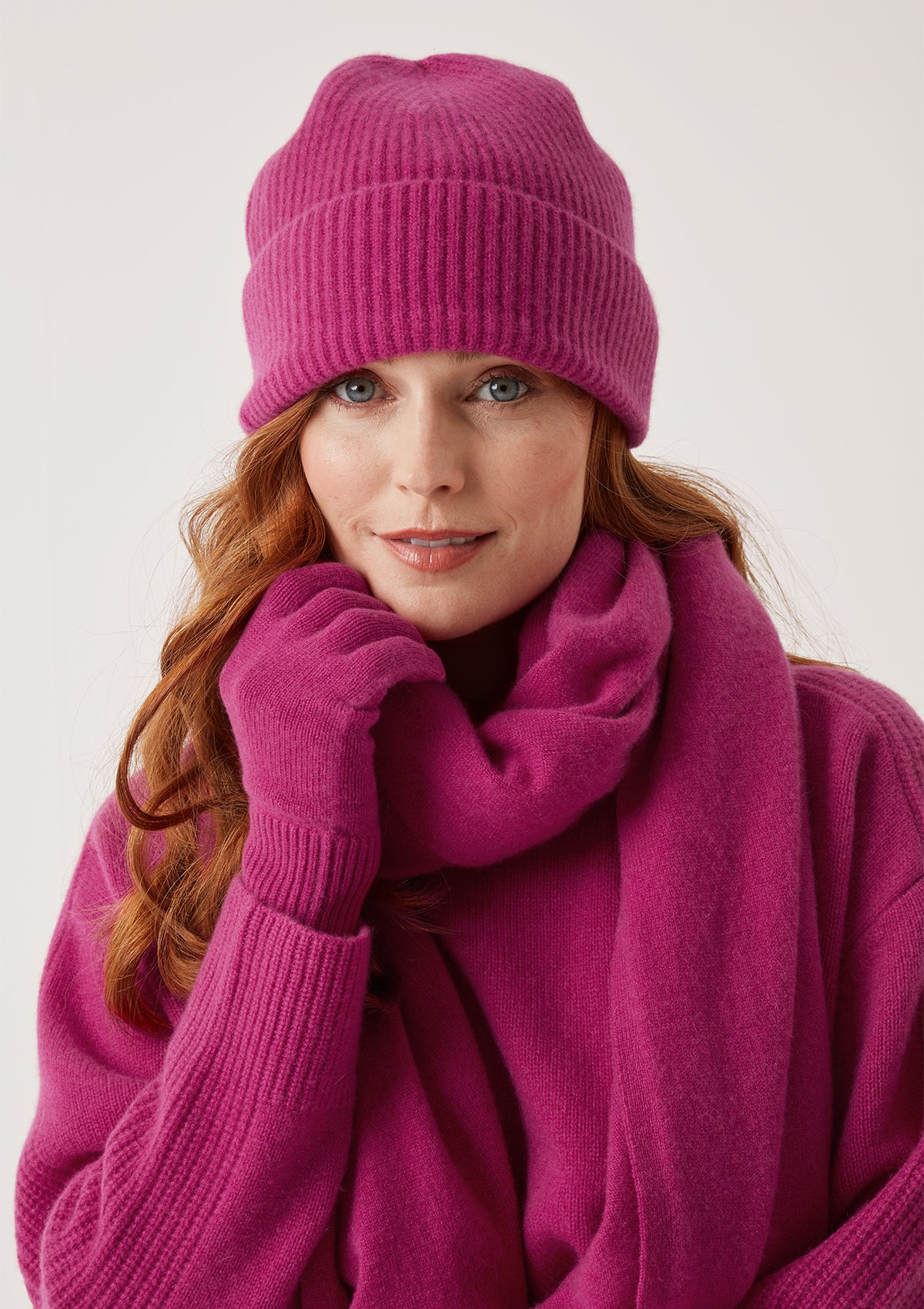 Cashmere Glove in Morello Pink