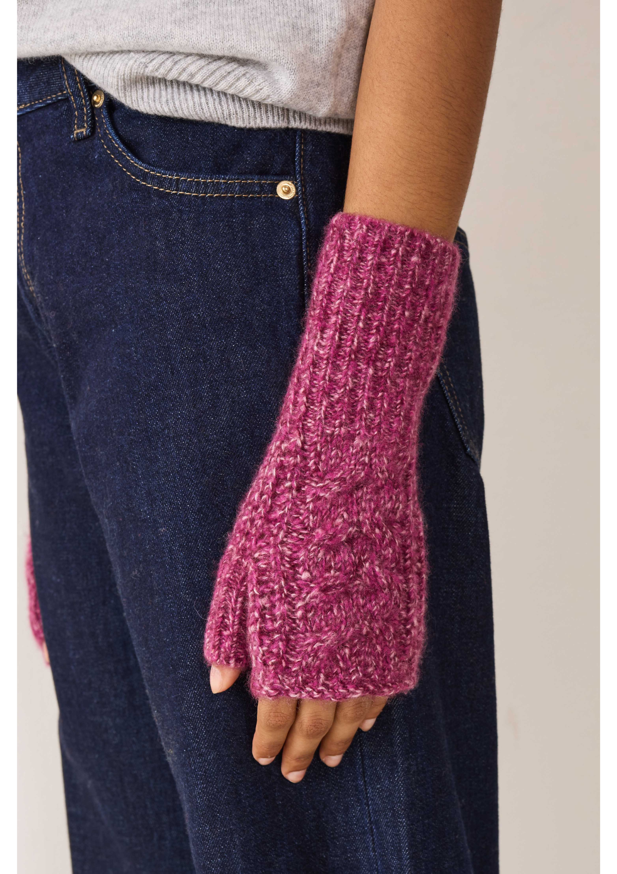 Silk & Cashmere Cable Mitt in Carlita Pink