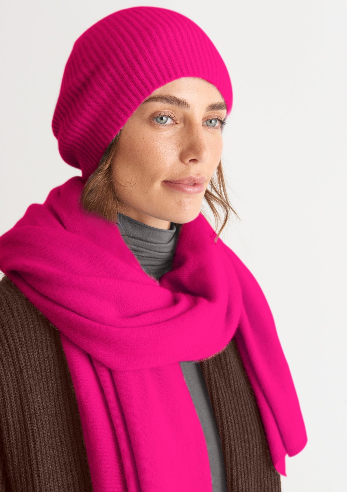 Cashmere Beanie in Cherry Pink