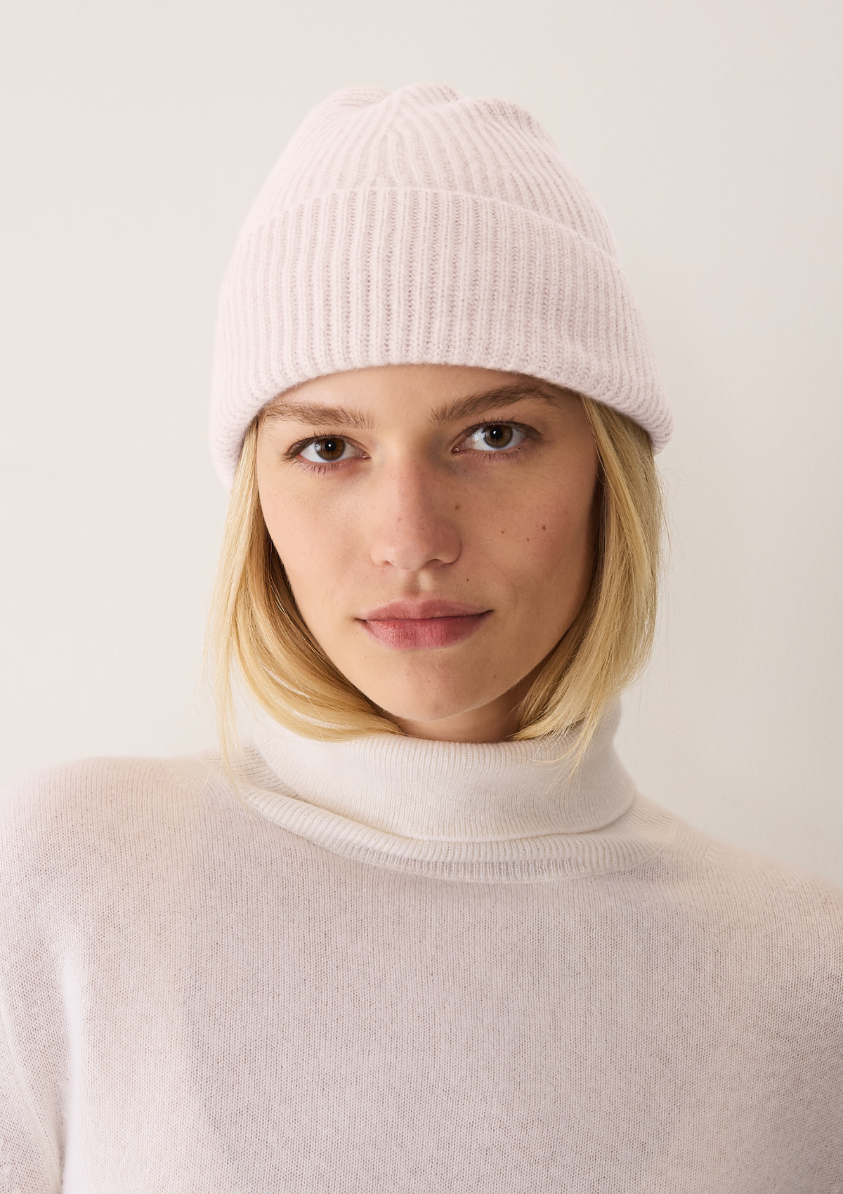 Cashmere Beanie in Ballet Pink