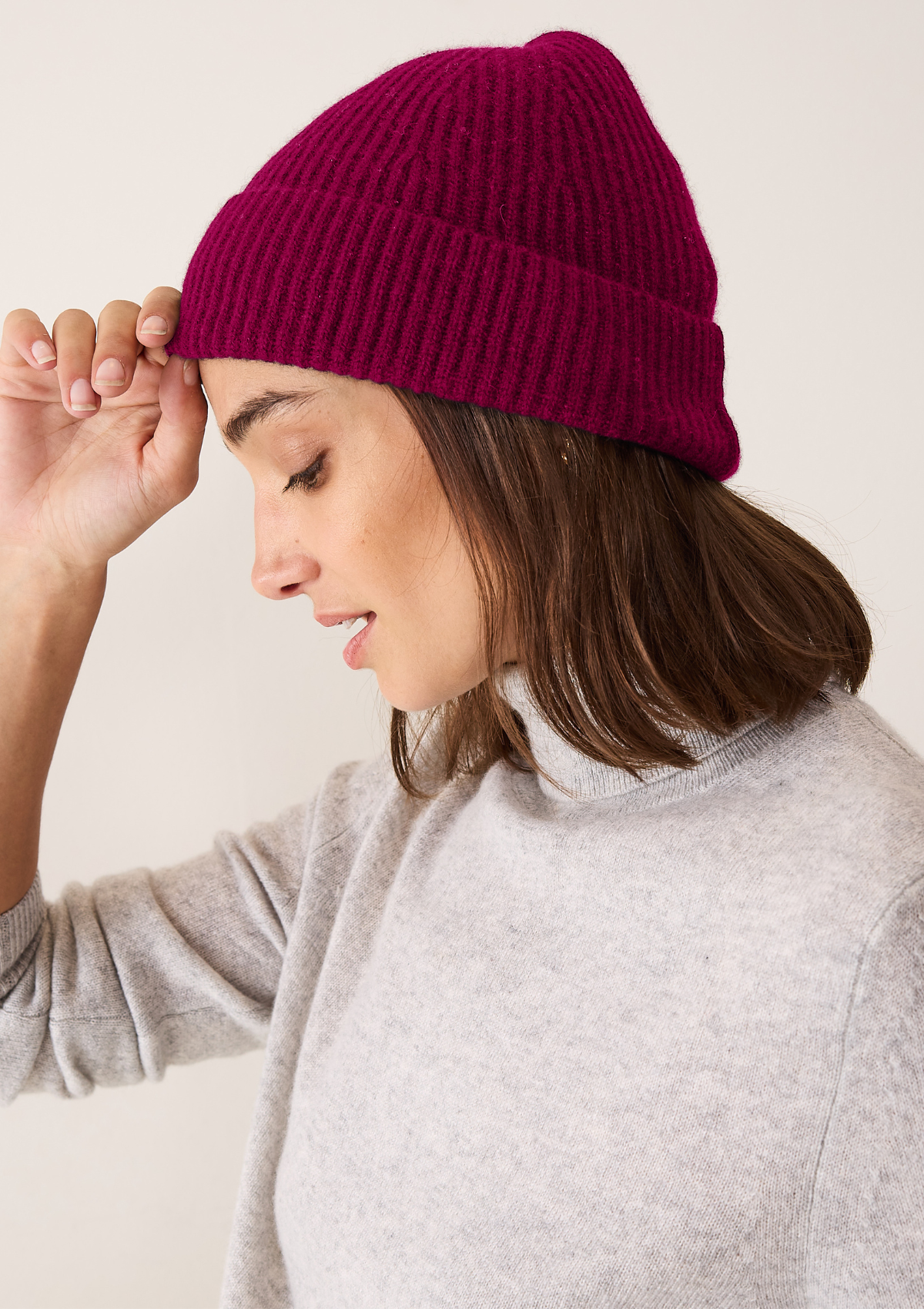 Cashmere Beanie in Barolo Red