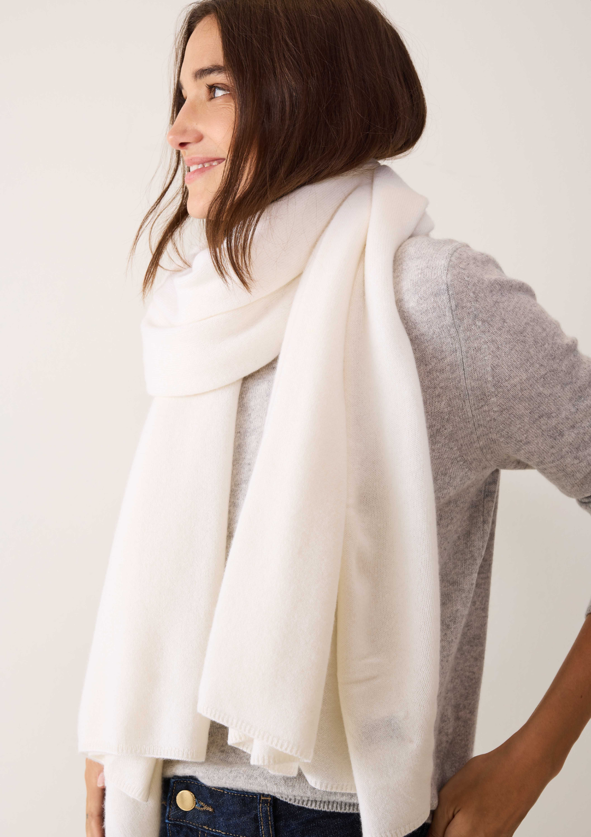Cashmere Lofty Blanket Scarf in Snow White