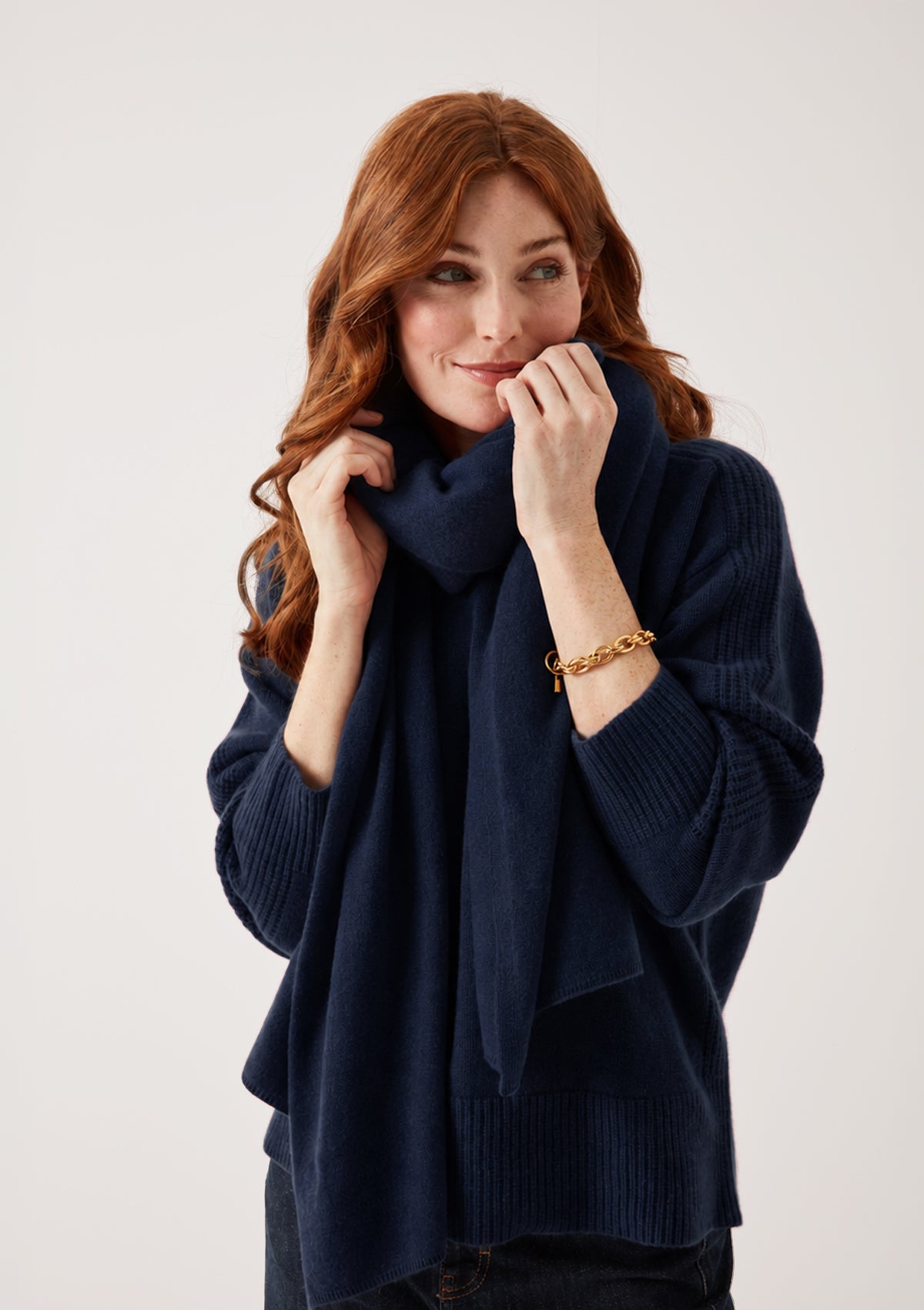 Lofty Cashmere Scarf in Midnight Blue