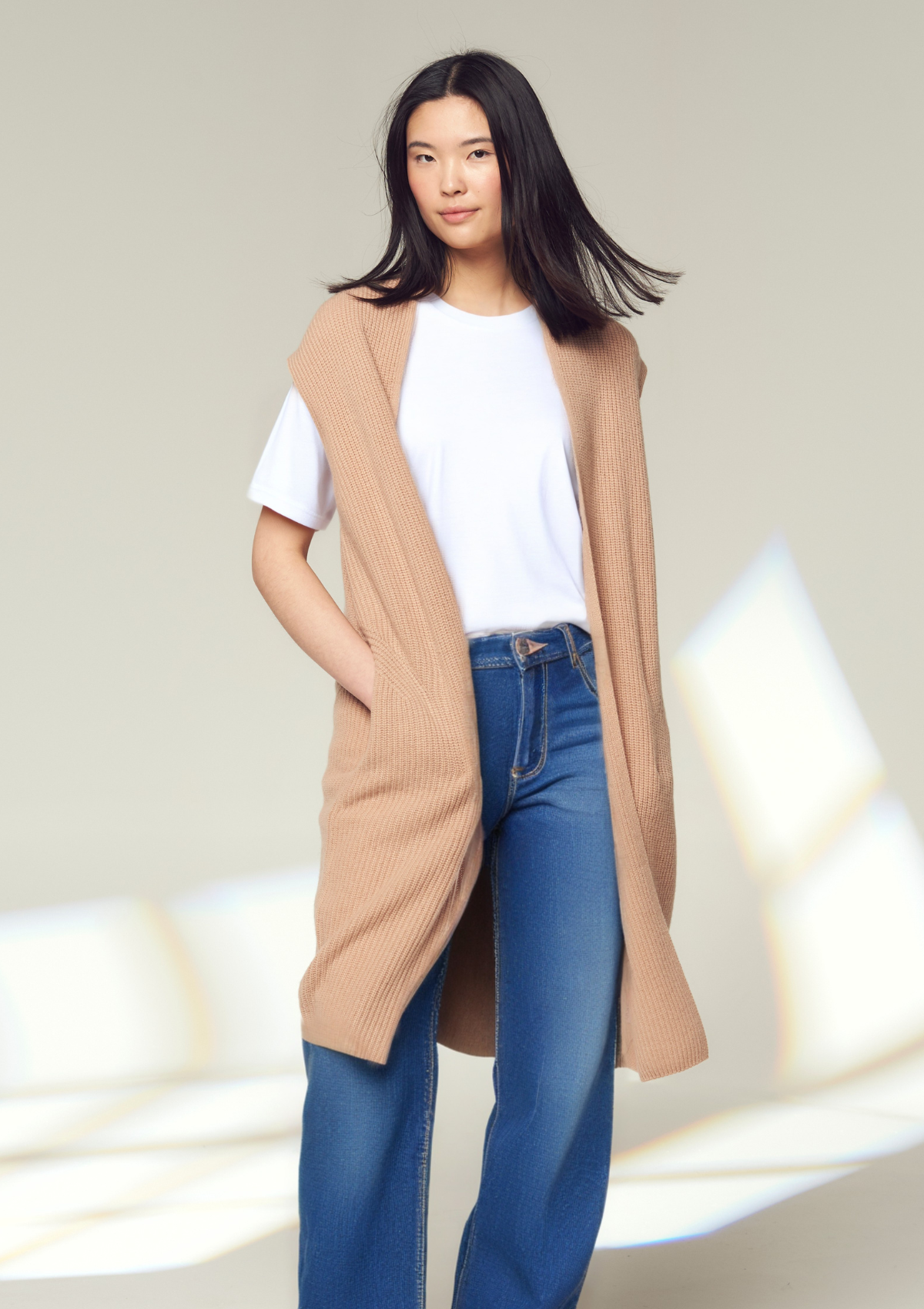 Ribbed Cashmere Longline Sleeveless Cardigan in Toffee