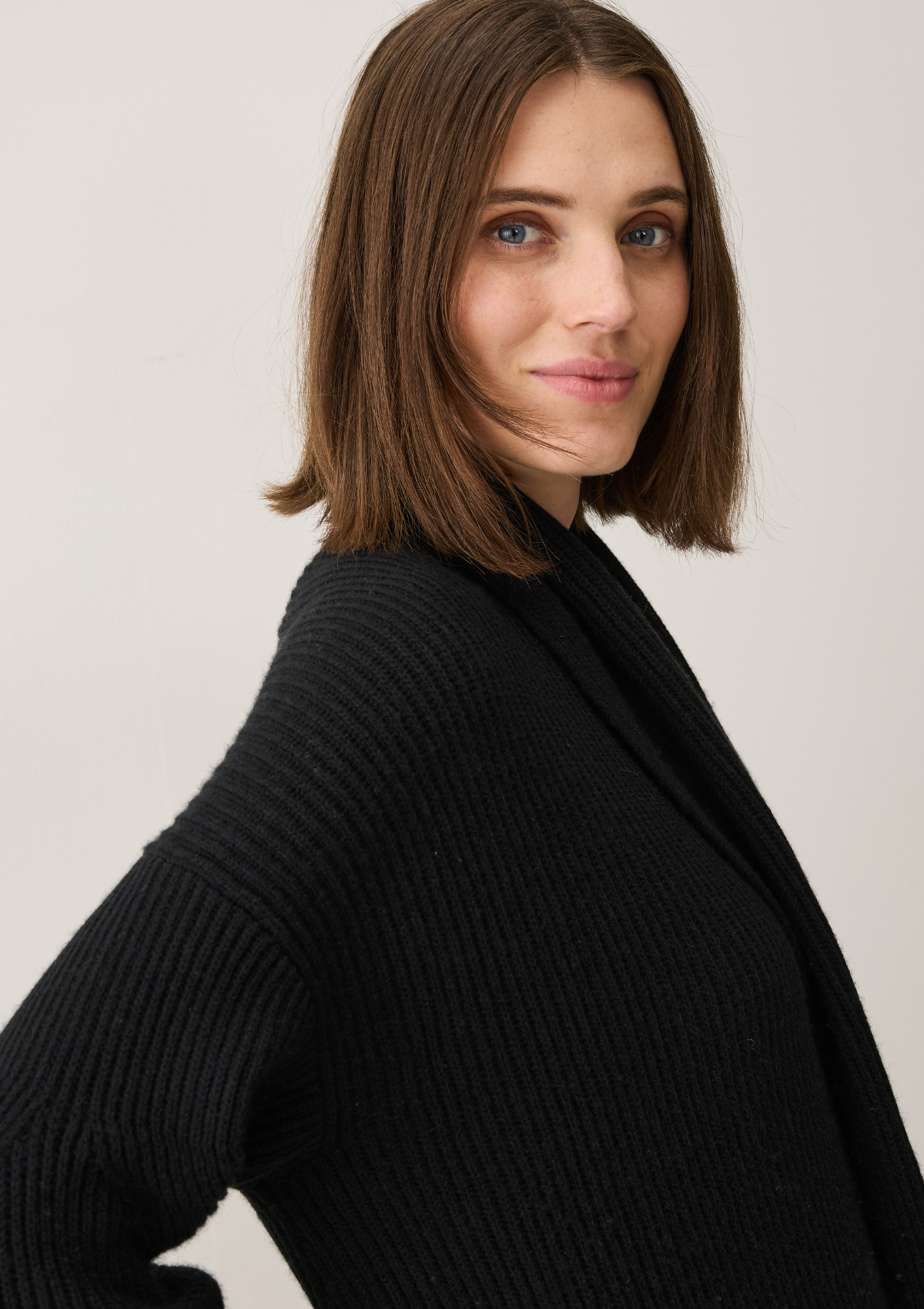 Ribbed Cashmere Coatigan in Black