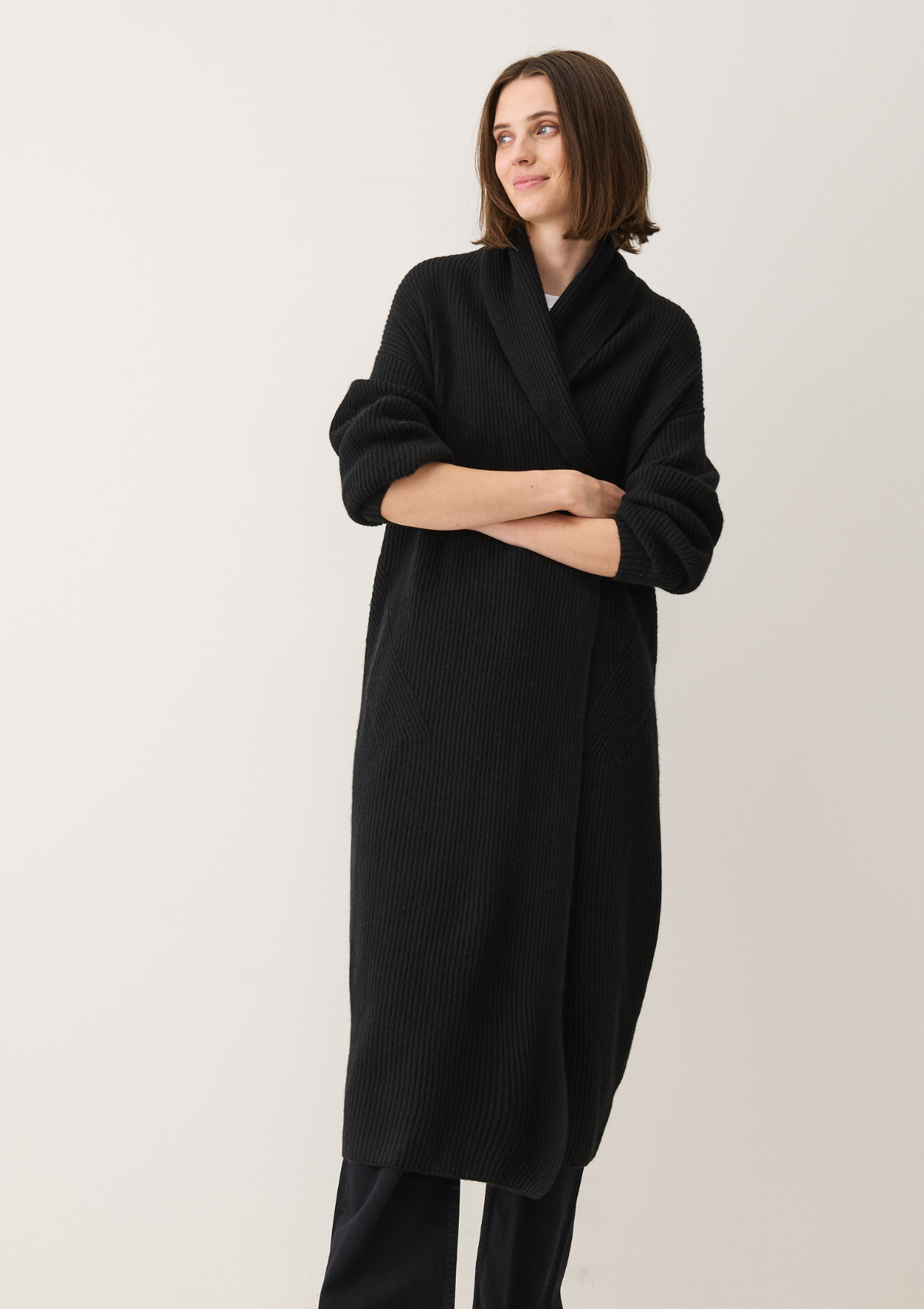 Ribbed Cashmere Coatigan in Black