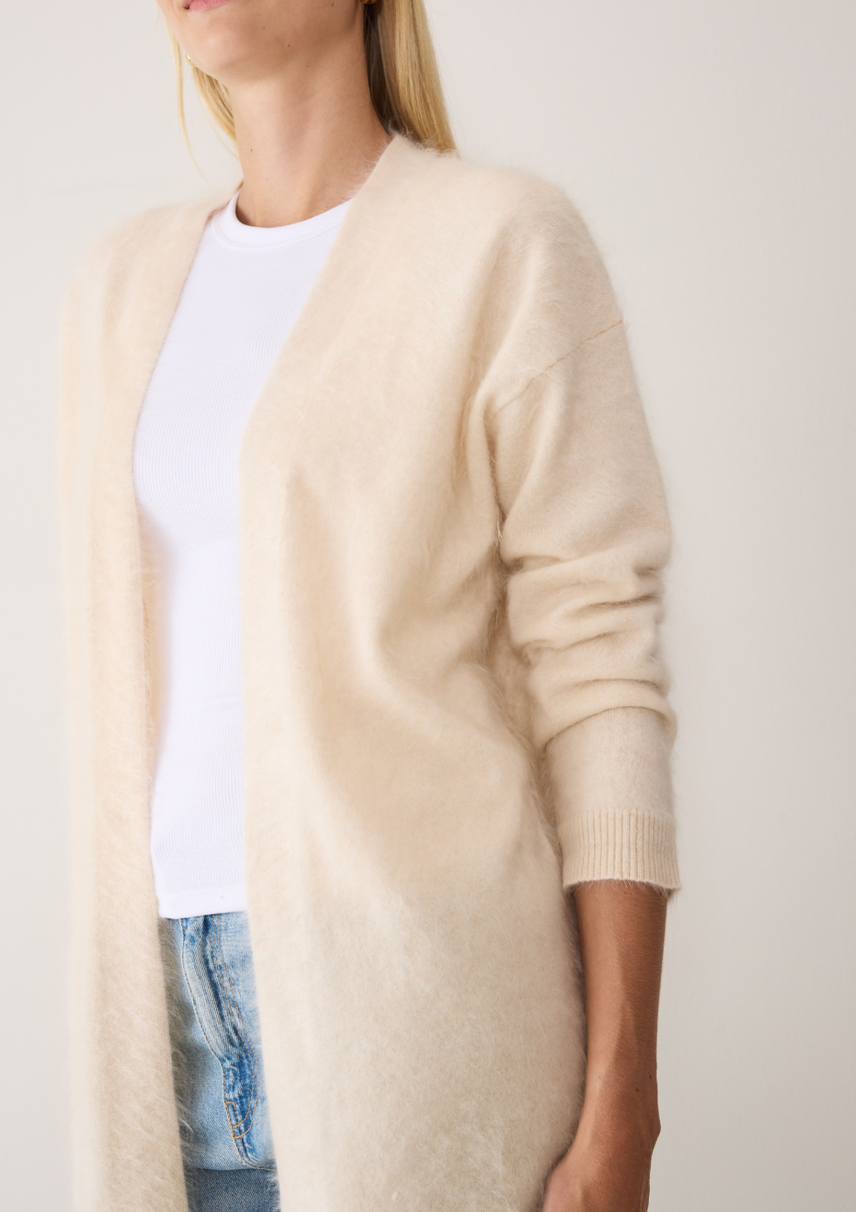 Brushed Cashmere Cardigan in Porcelaine White
