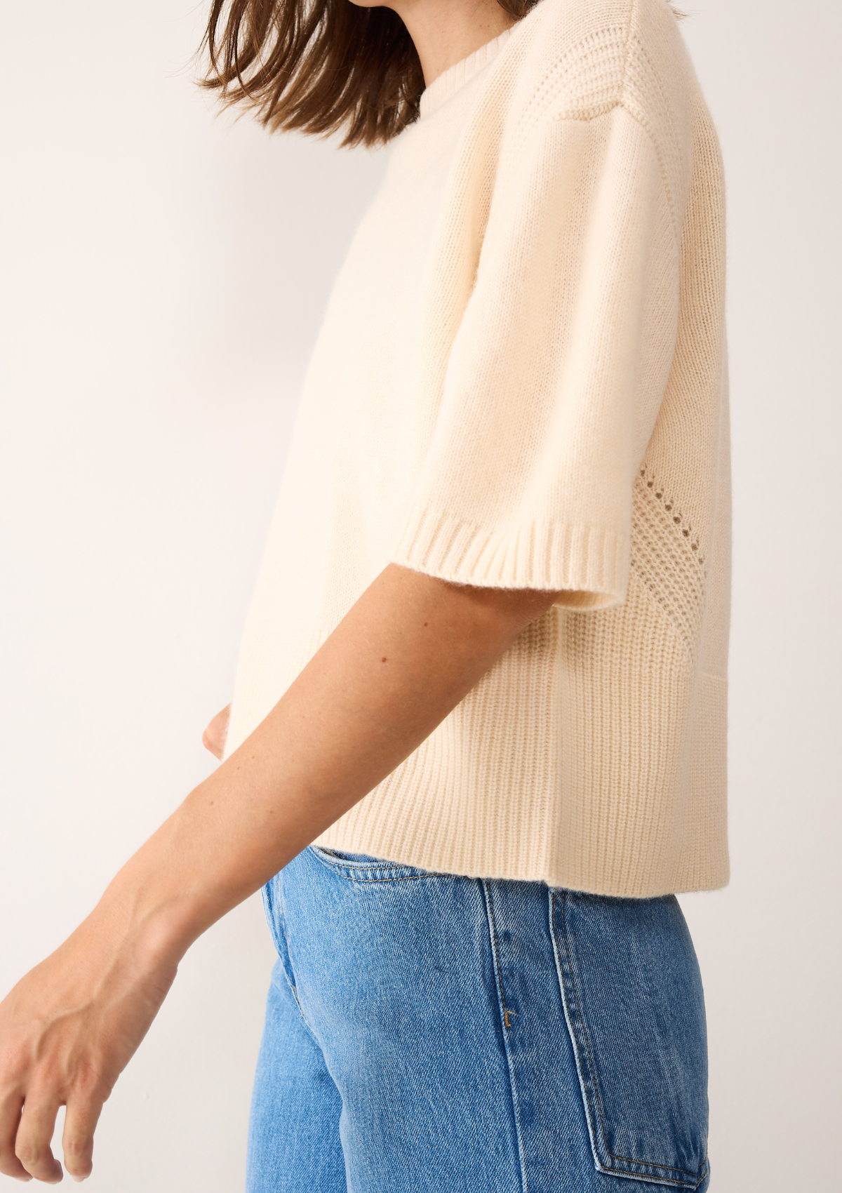 Ribbed Detail Lofty Cashmere Short-Sleeved Sweater in Latte