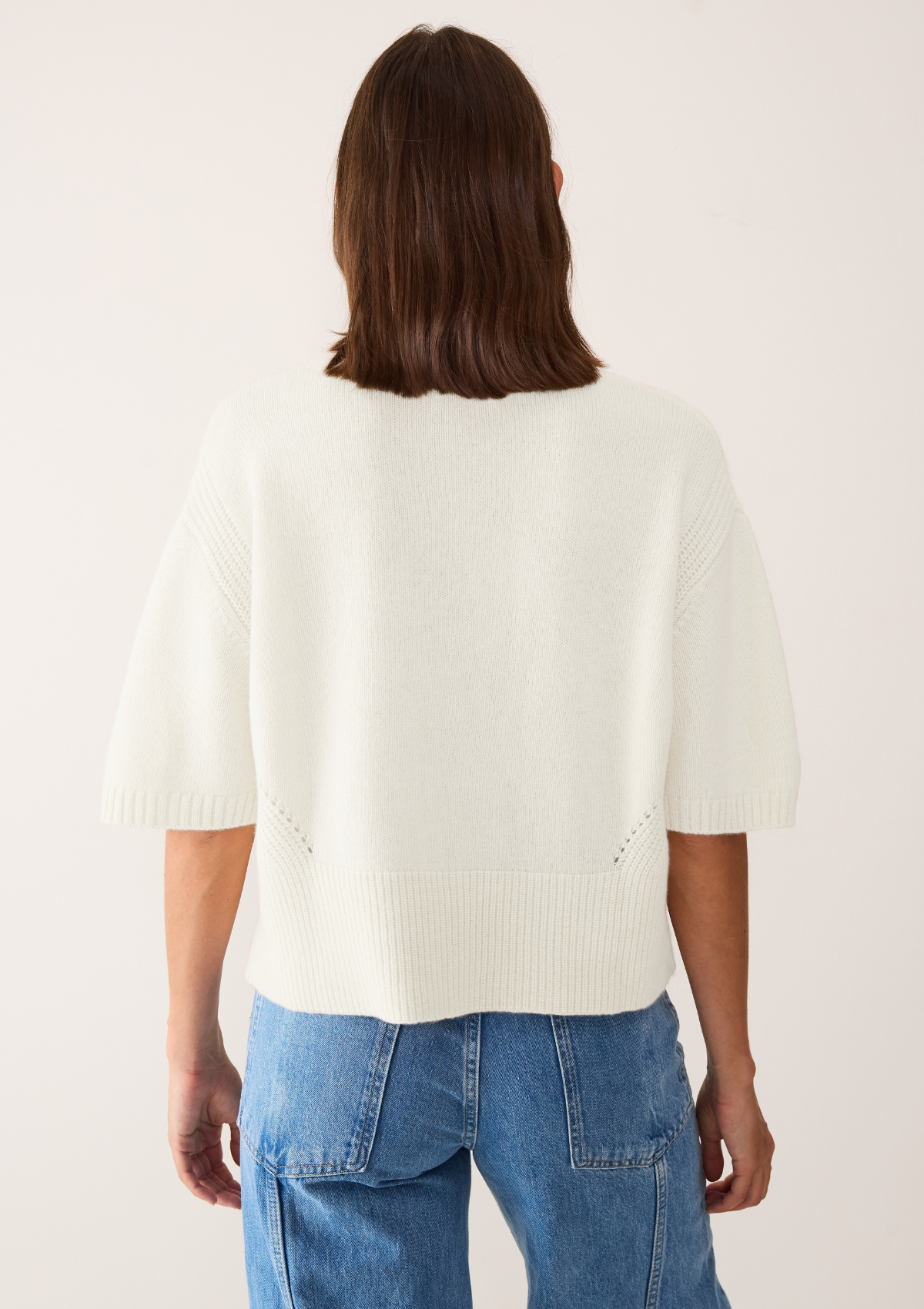 Ribbed Detail Lofty Cashmere Short-Sleeved Sweater in Snow White