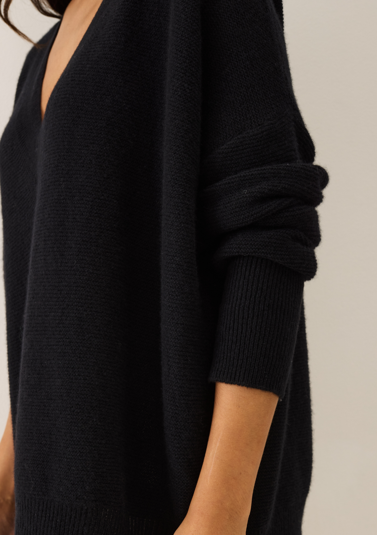 Relaxed Lofty V-Neck Sweater in Jet Black