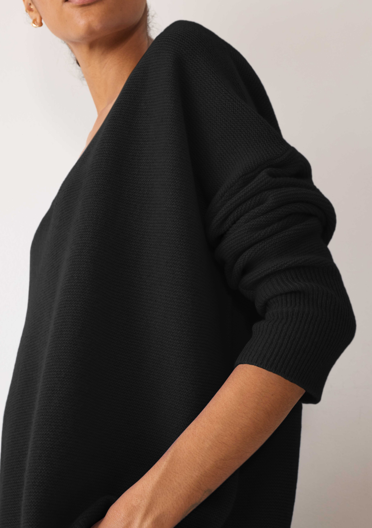 Relaxed Lofty V Neck Sweater in Jet Black