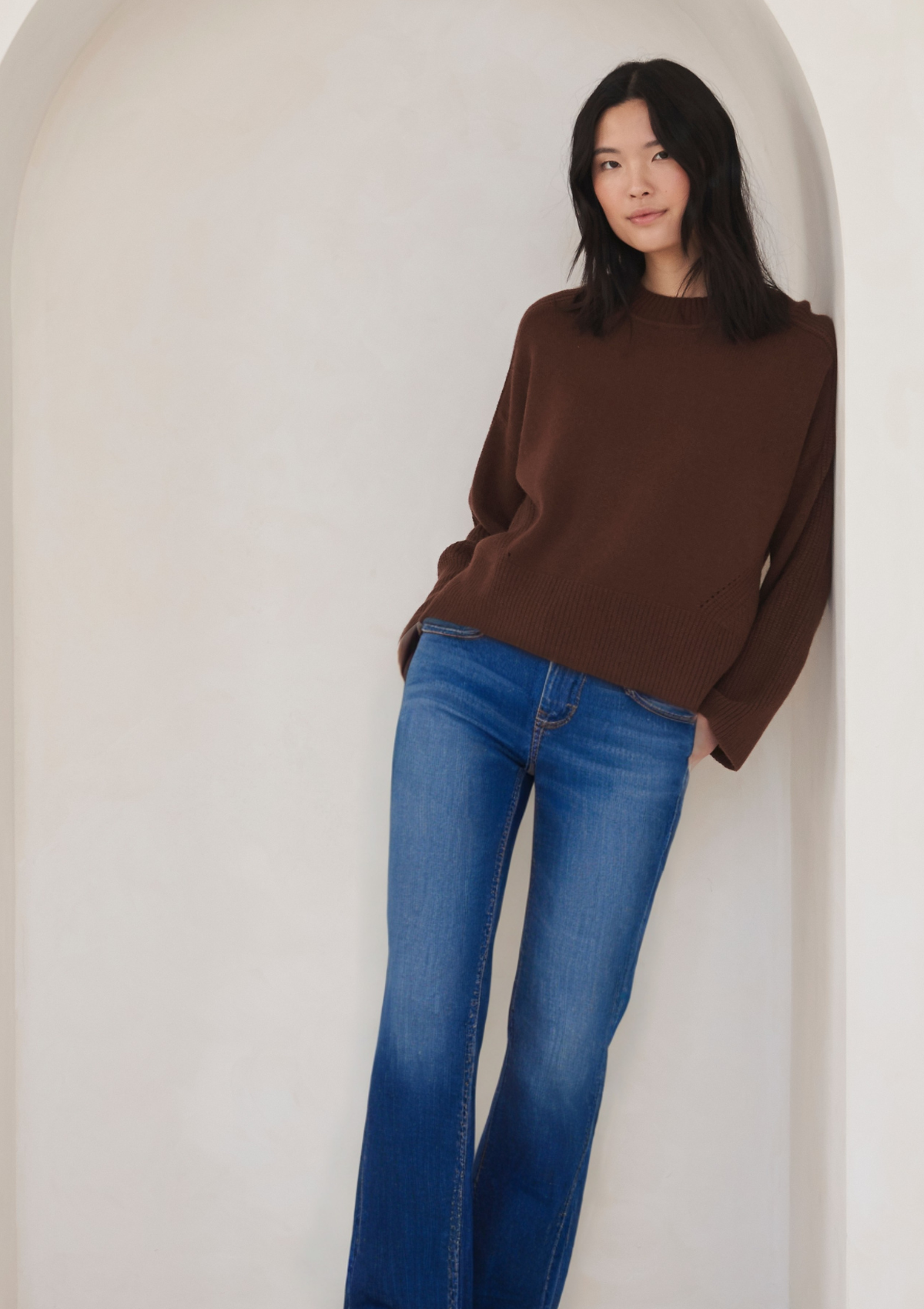 Ribbed Detail Lofty Crew Sweatshirt in Bronzed Brown