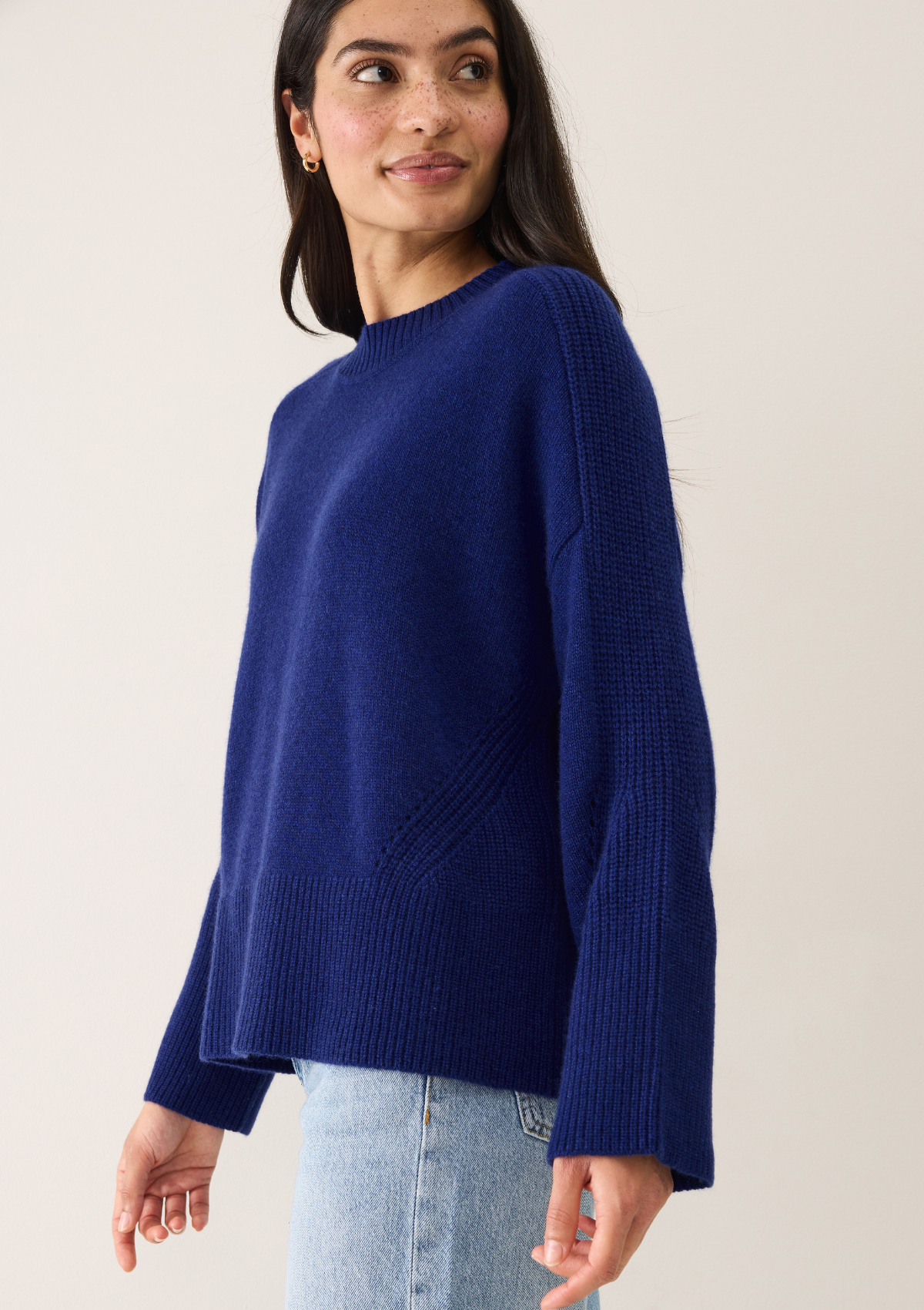 Ribbed Detail Lofty Crew Sweatshirt in Sodalite Blue