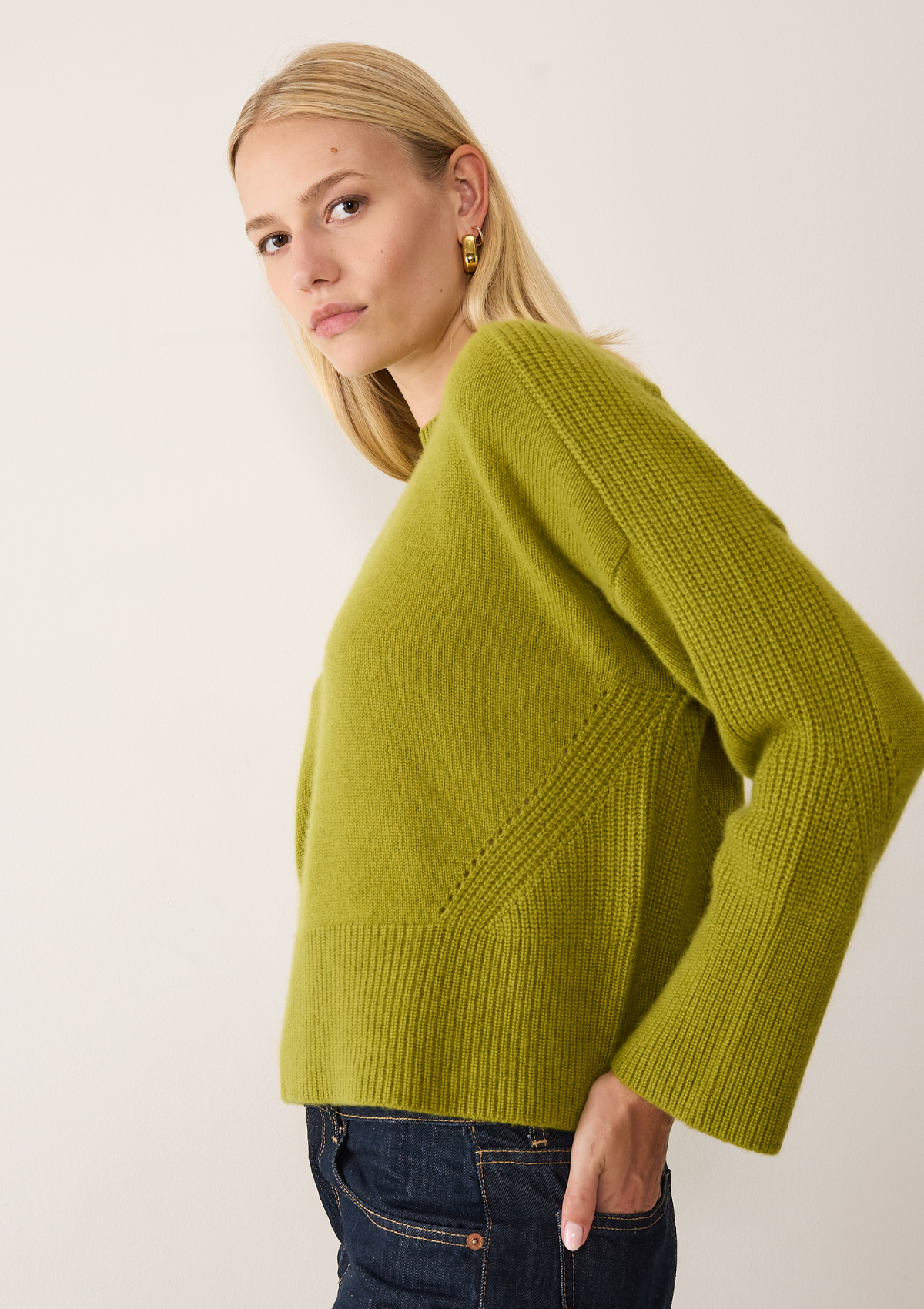 Ribbed Detail Lofty Crew Sweatshirt in Woodbine Green