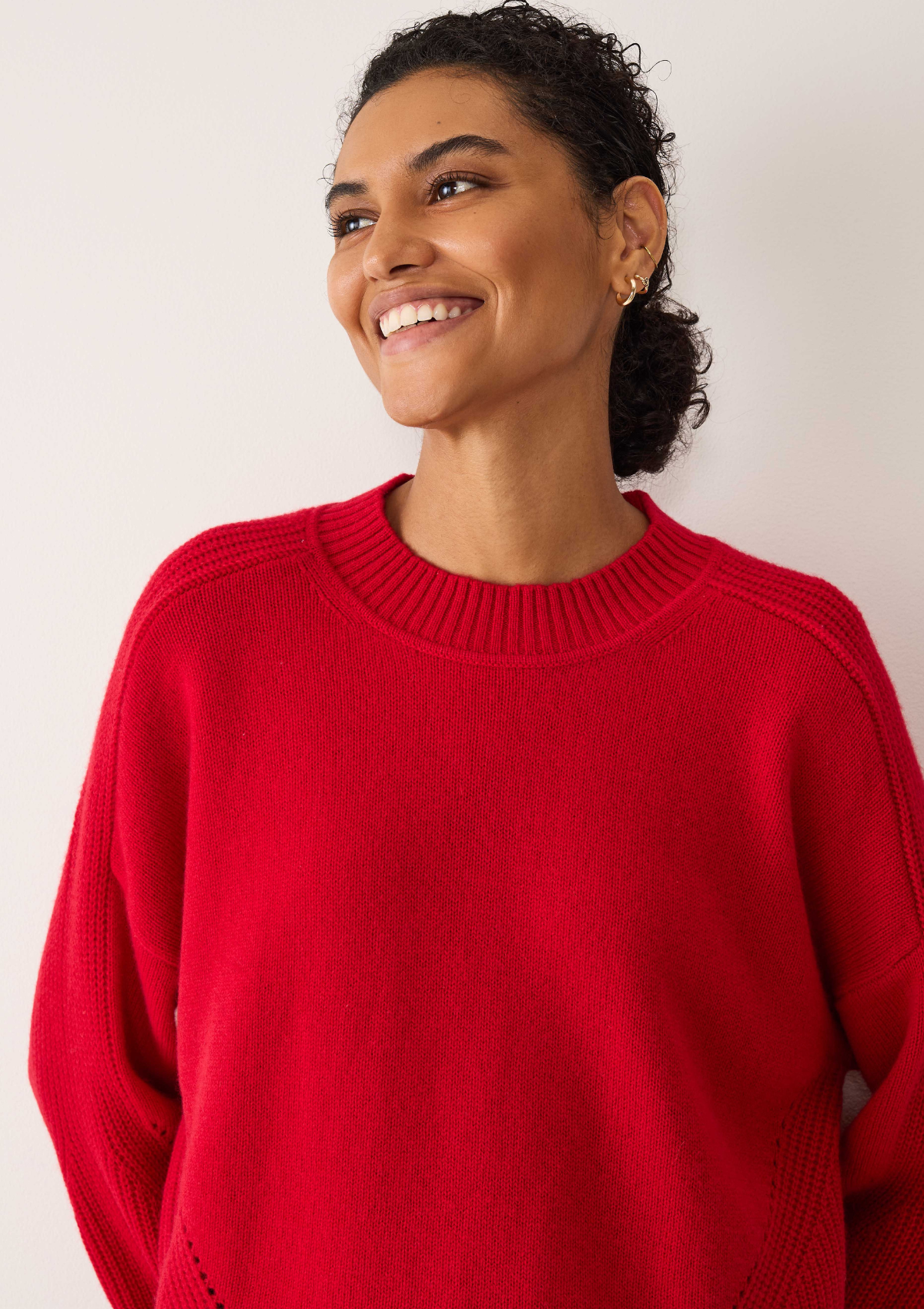 Ribbed Detail Lofty Crew Sweatshirt in Crimson Red