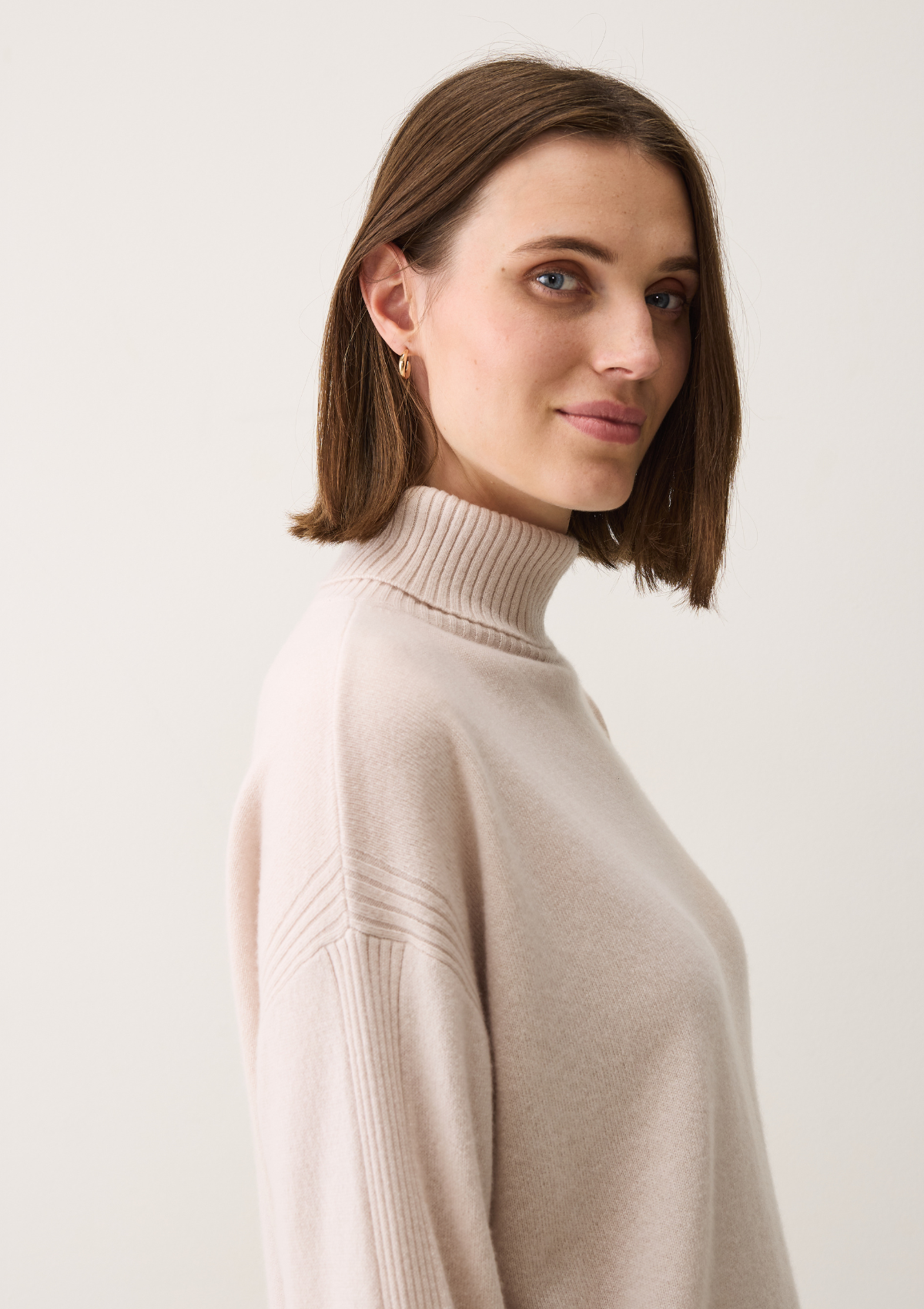 Chevron Detail Relaxed Polo Sweater in Ballet Pink