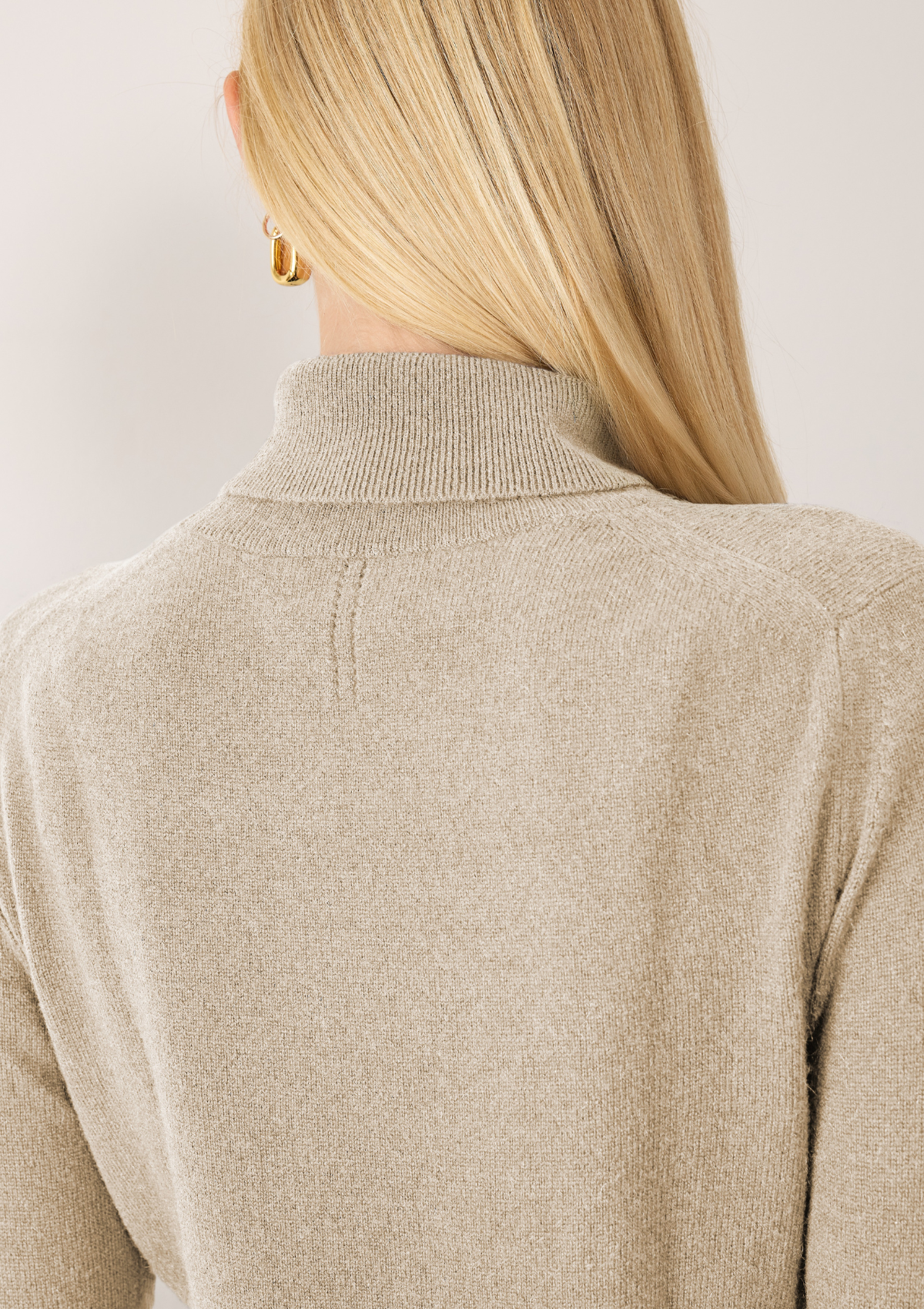 Cashmere Polo Neck Sweater in Crème