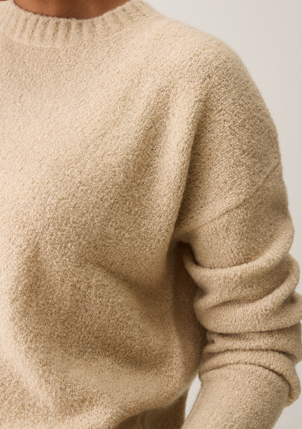 Boucle Cropped Sweatshirt in Smoke Beige