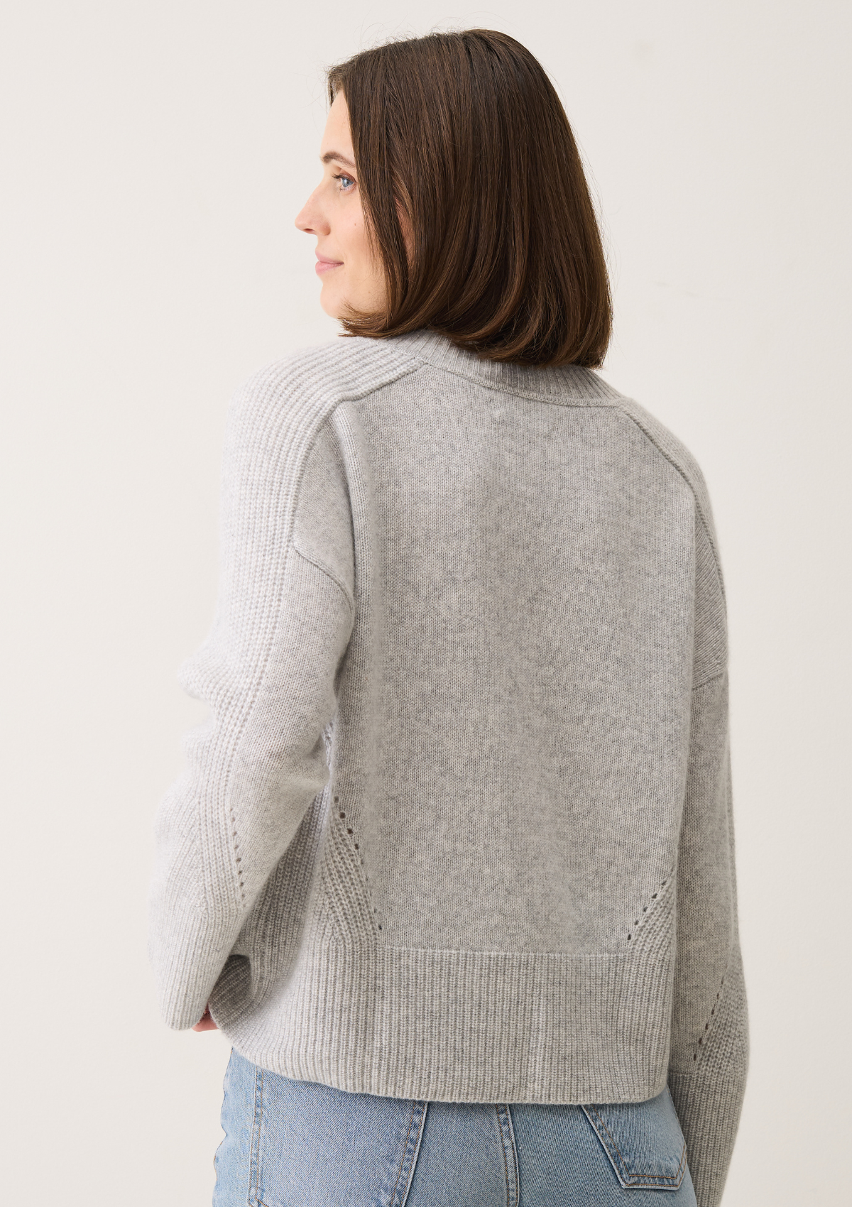 V-Neck Lofty Sweatshirt in Foggy Grey