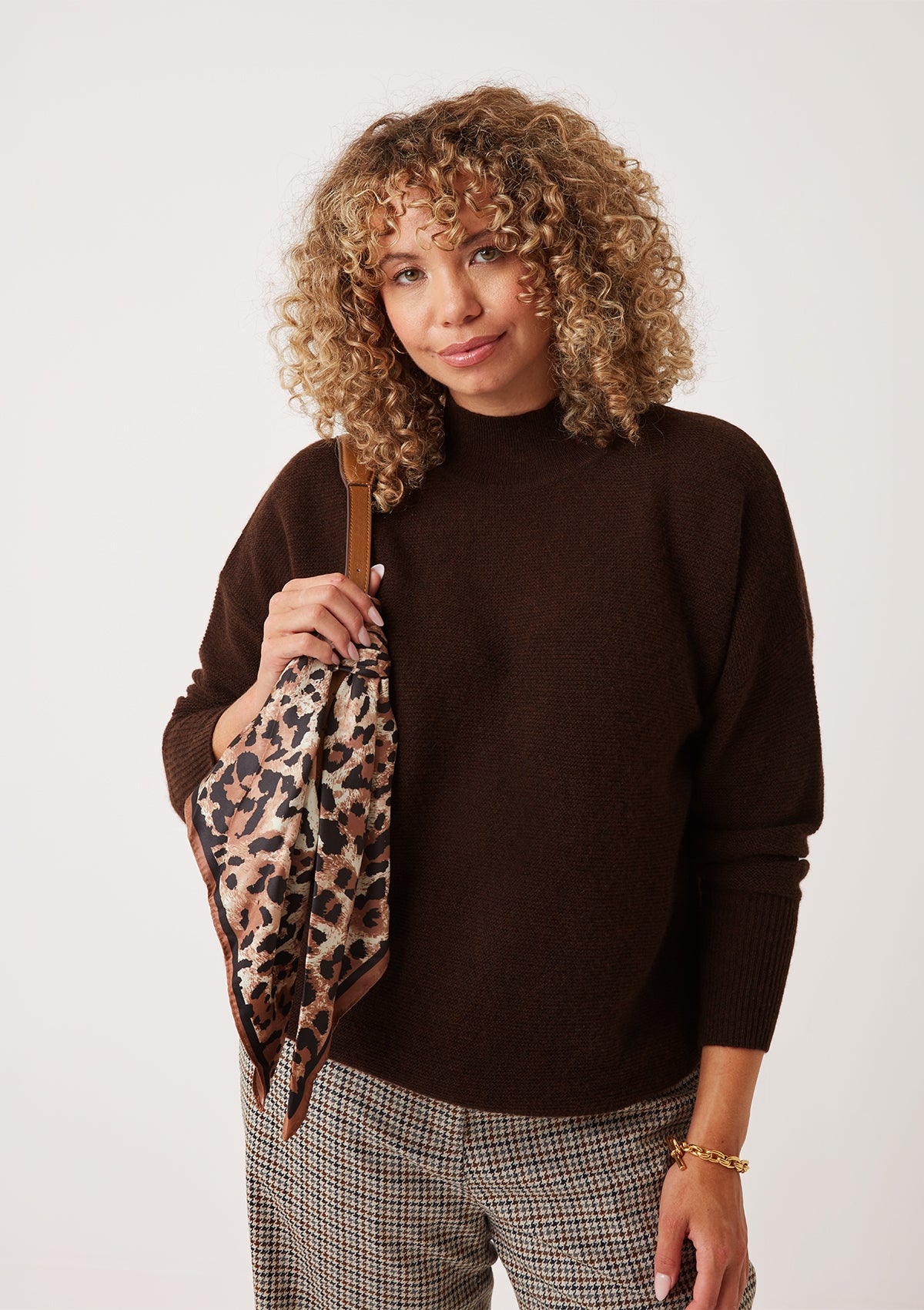 Cashmere Links Turtle Neck Sweater in Americano Brown