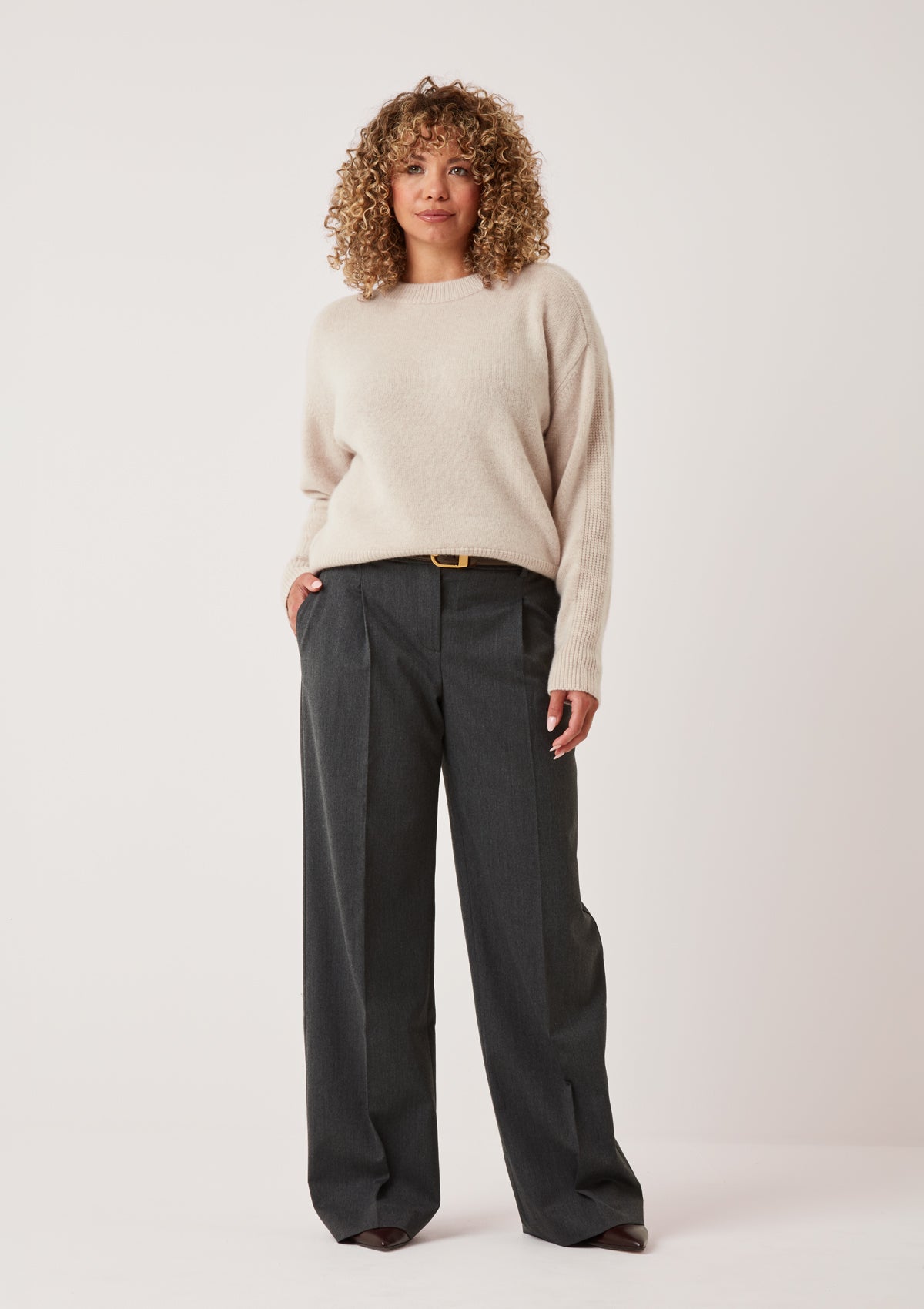 Cashmere Longline Crew Neck Sweater in Wheat