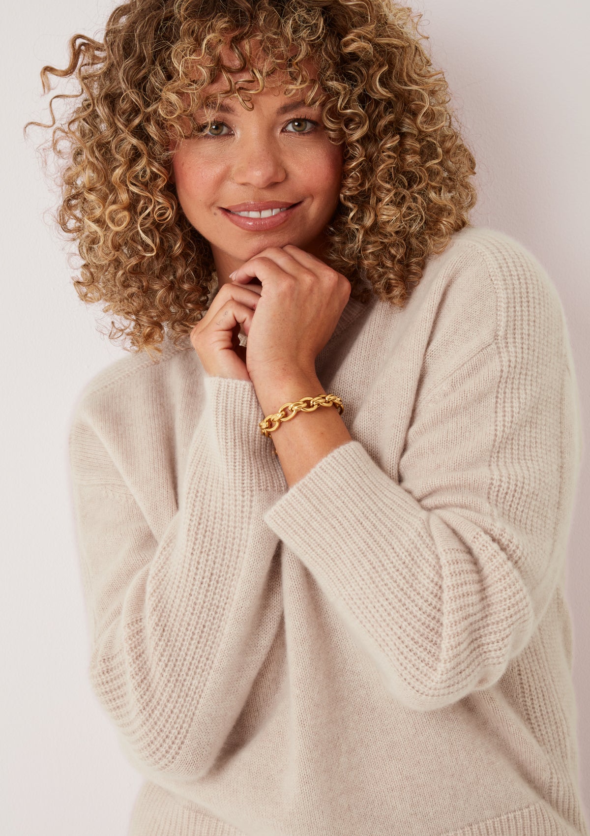 Cashmere Longline Crew Neck Sweater in Wheat