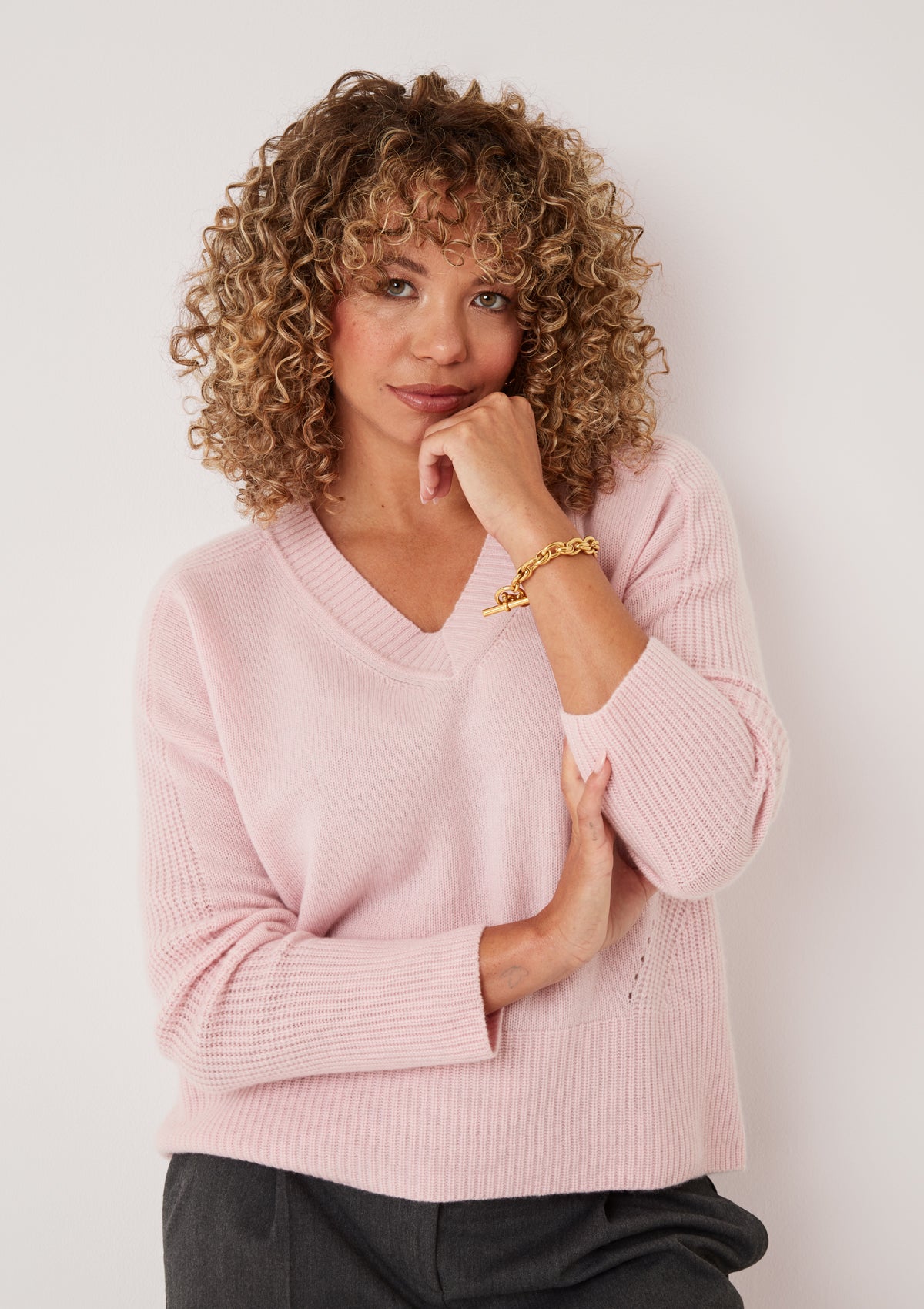 V Neck Lofty Sweatshirt in Pixie Pink