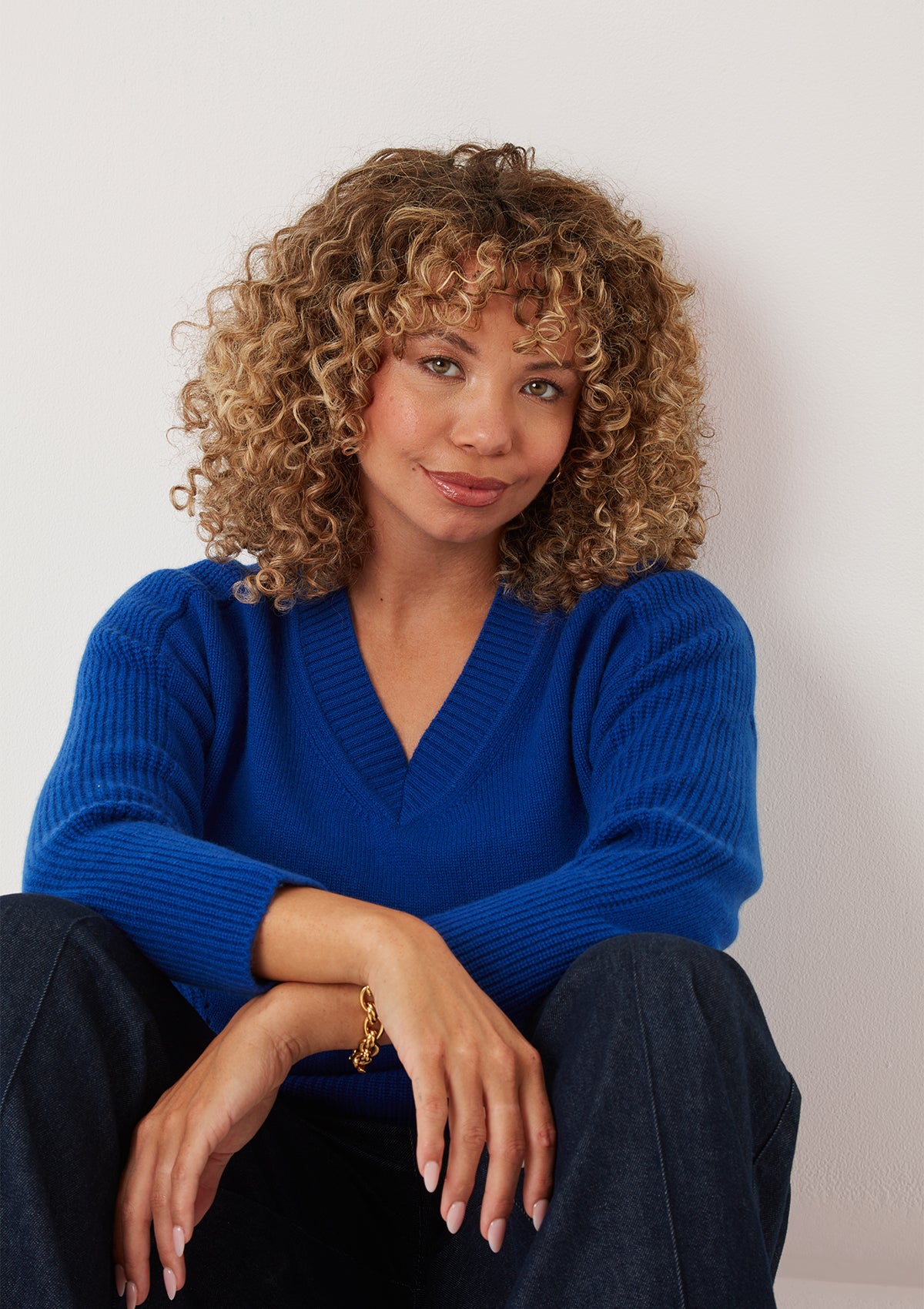 V Neck Lofty Sweatshirt in Lapis Blue
