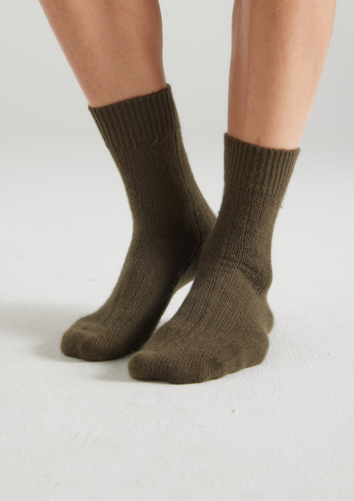 Mens Cashmere Socks in Duffel Green