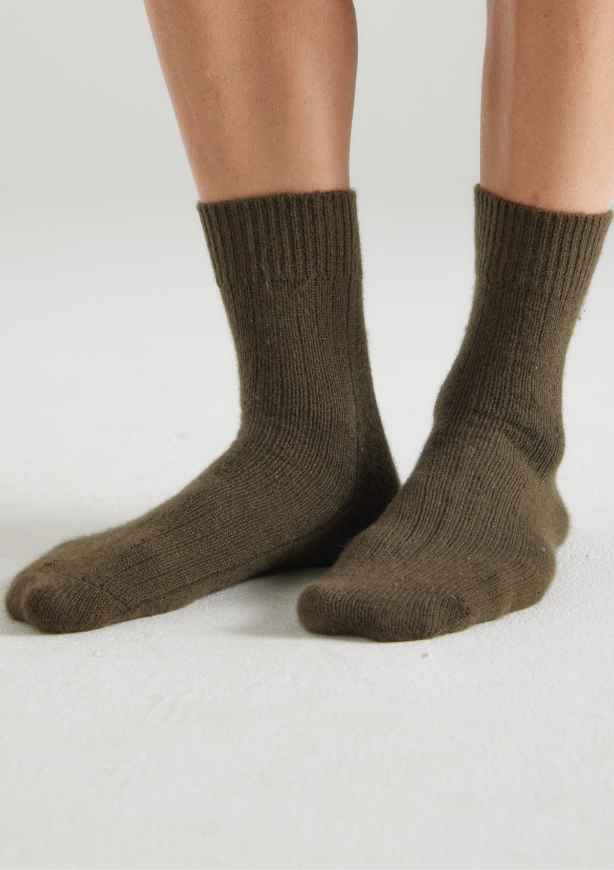 Mens Cashmere Socks in Duffel Green
