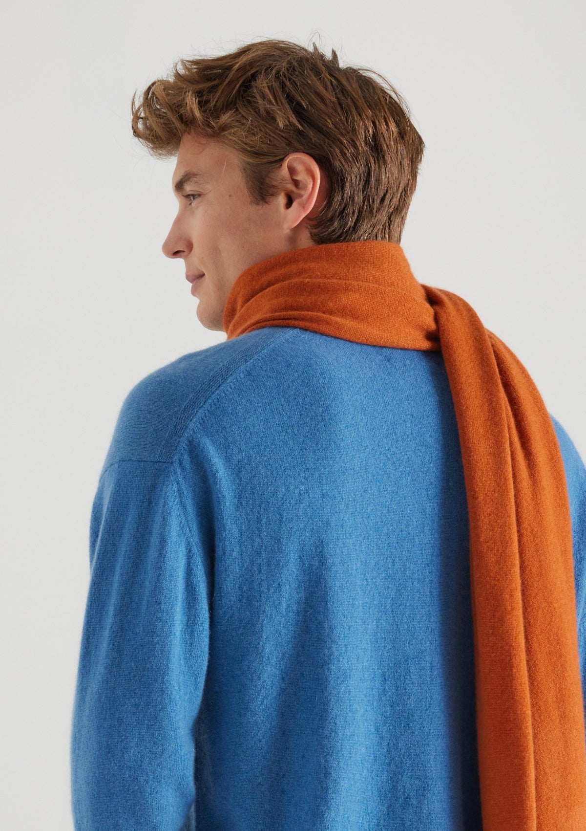 Mens Cashmere Crew Neck Sweater in Marina Blue
