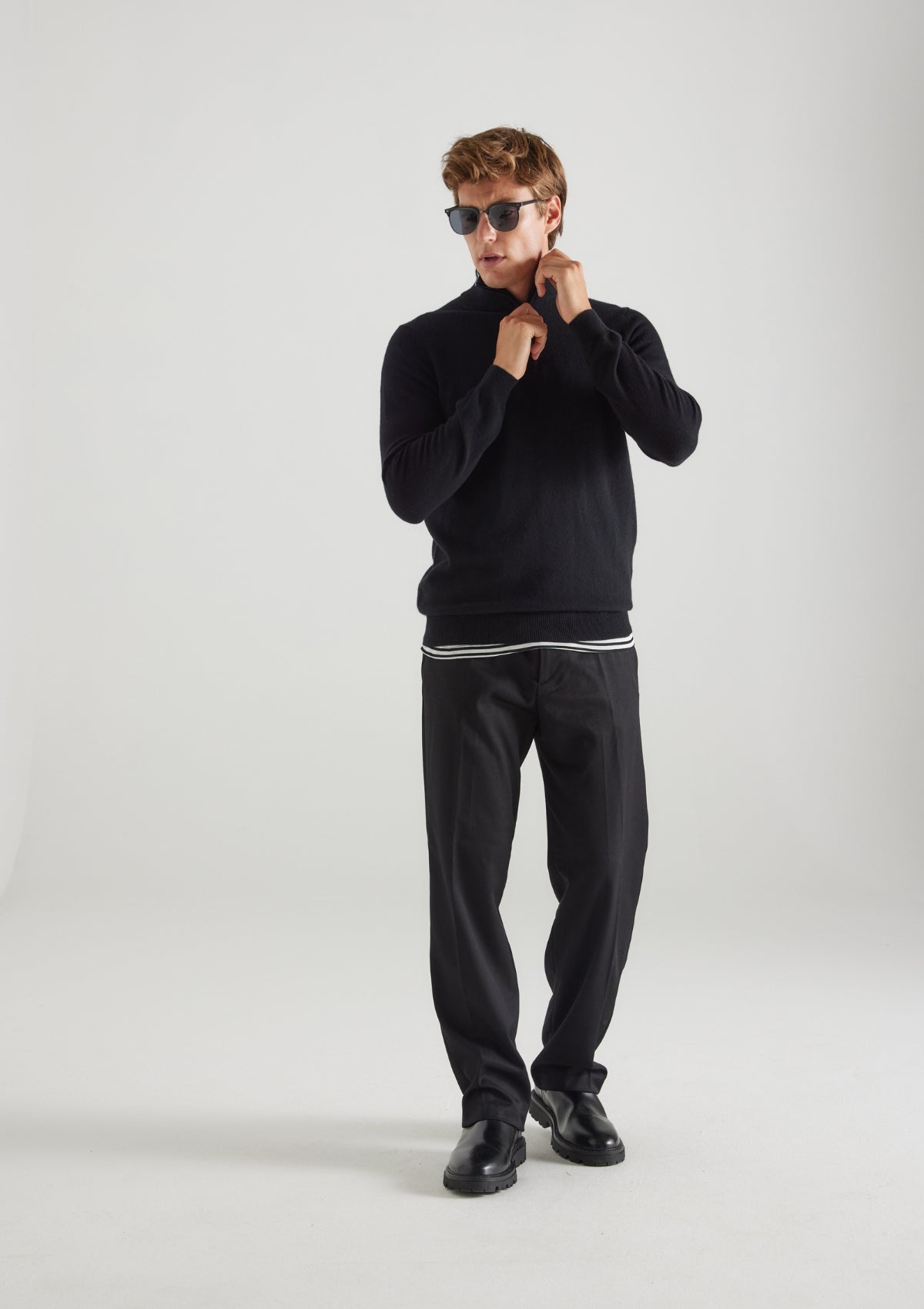 Mens Cashmere Half Zip Sweater in Black