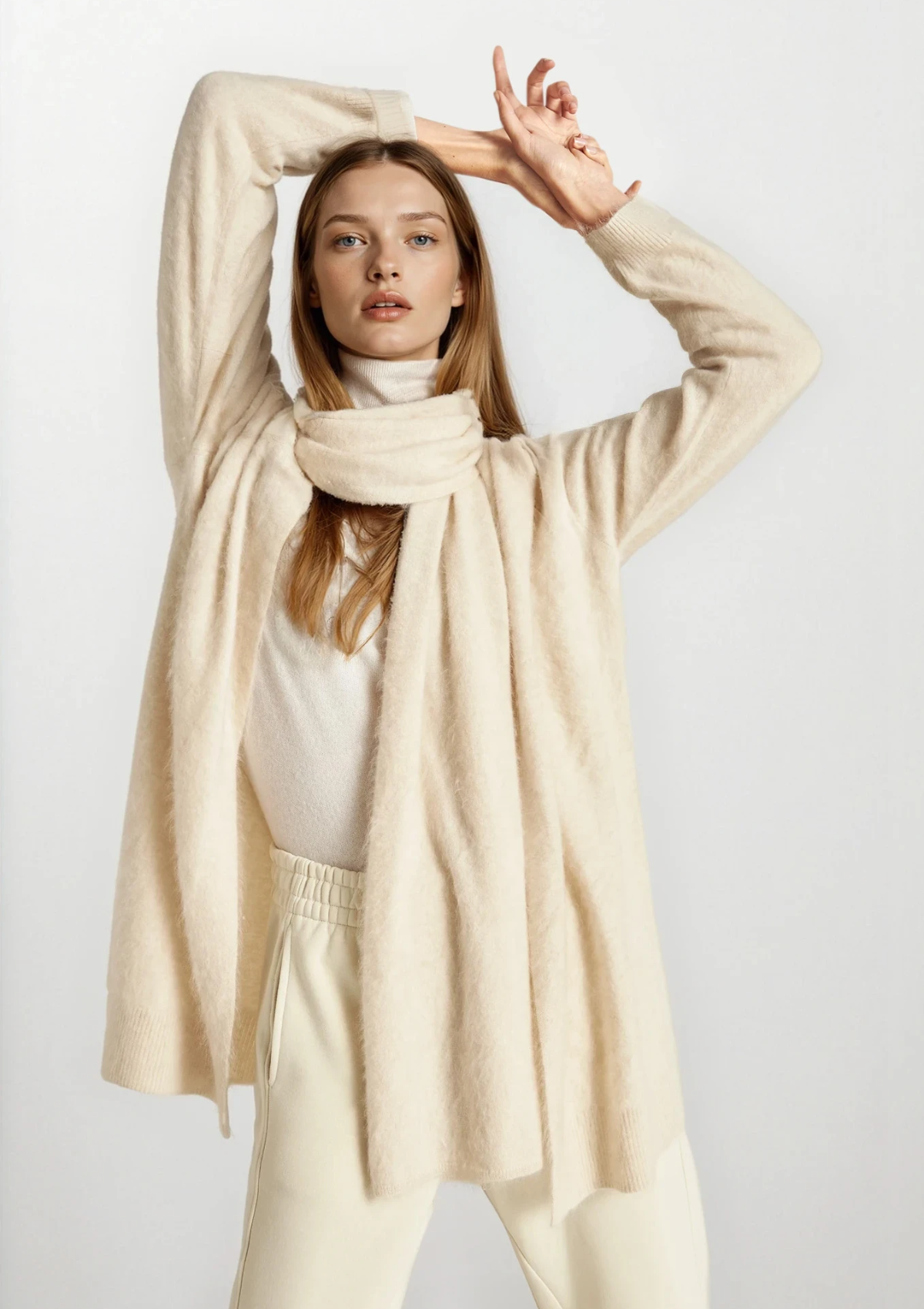 Brushed Cashmere Scarf in Porcelaine White