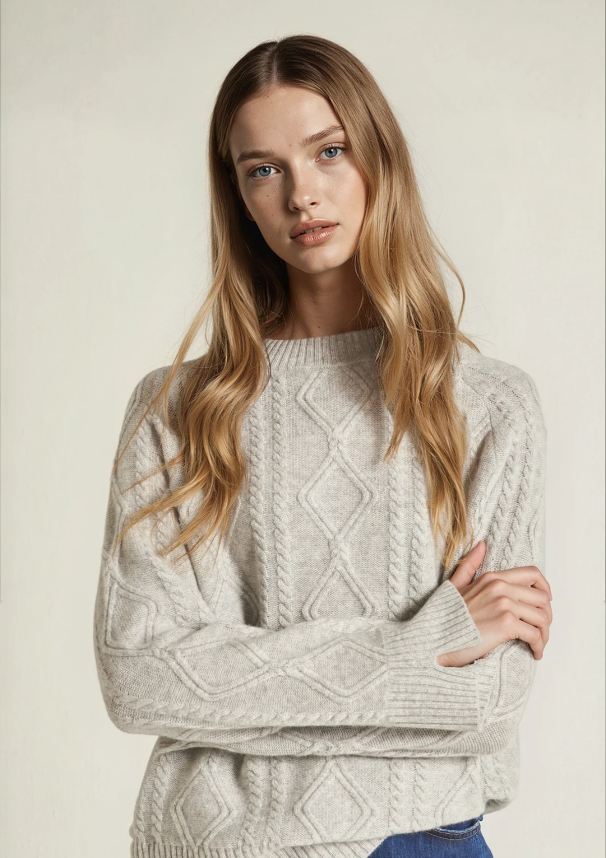 Cashmere Cable Crew Neck Sweater in Mist Grey