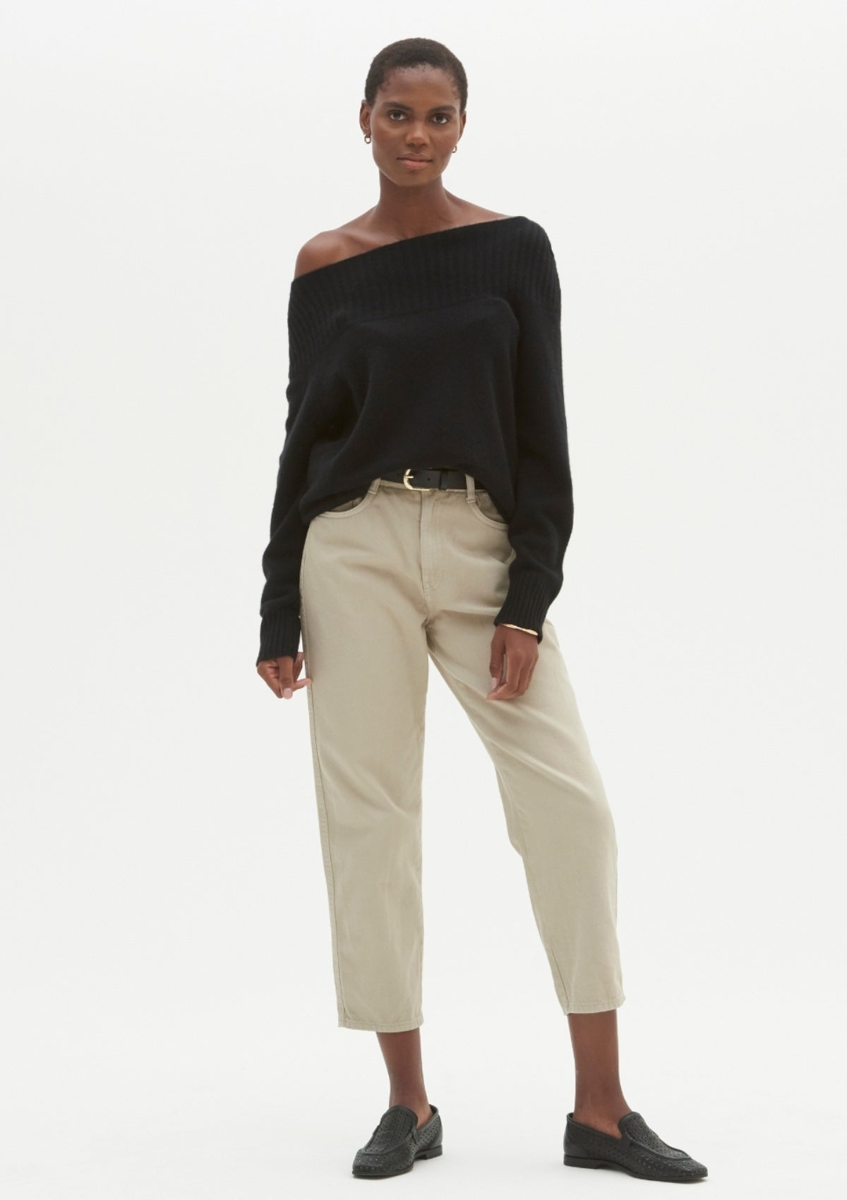 Cashmere Boat Neck Sweater in Black